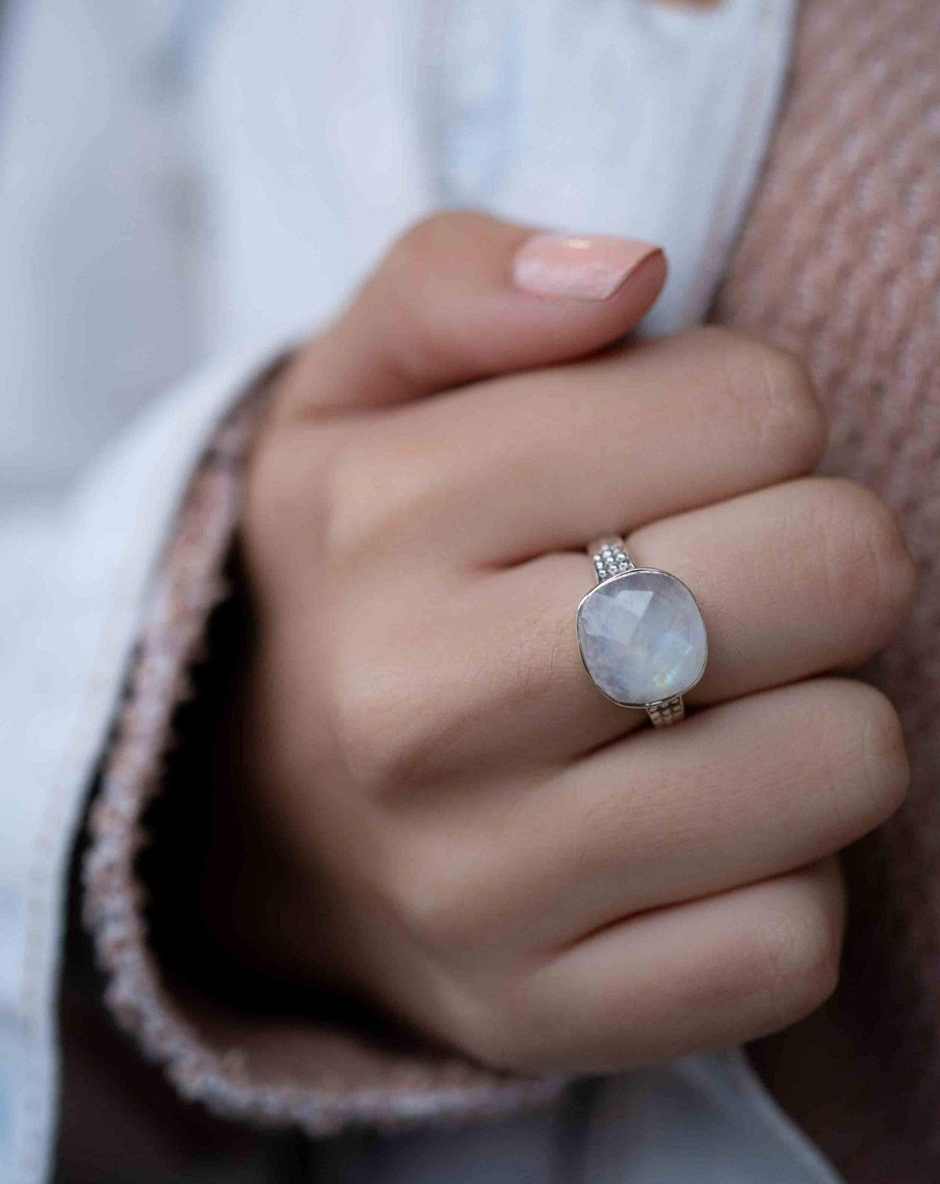 Moonstone ~ Sterling Silver 925 ~ Handmade ~ Gemstone ~ Statement ~ Everyday ~ Square stone ~ Hippie ~Bohemian~June Birthstone~ MR289