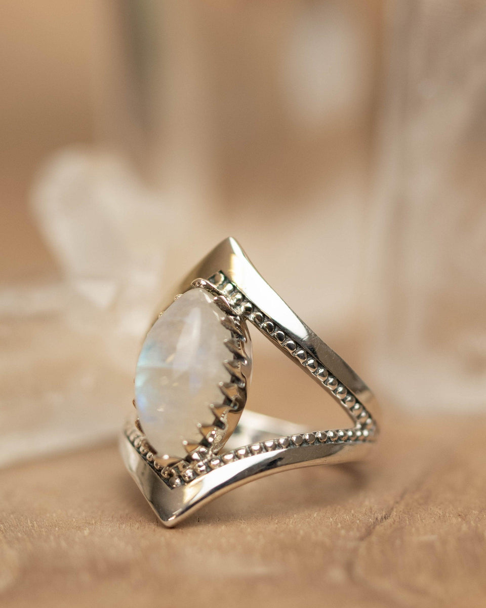 Pierre De Lune Natural Moonstone Silvershake Women's White