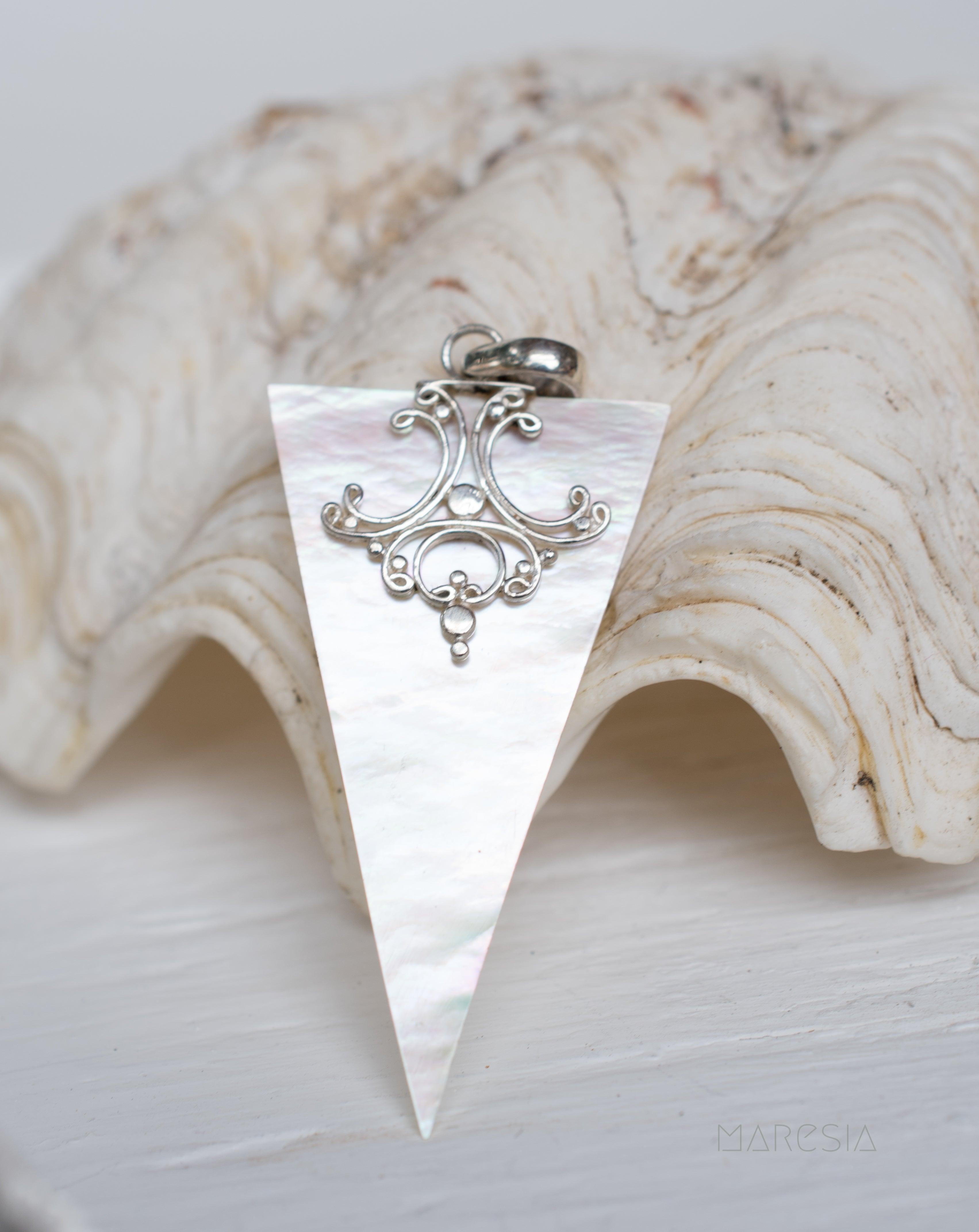 Pendant ~ Mother of Pearl ~ Sterling Silver 925 ~SMP022 - Maresia Jewelry