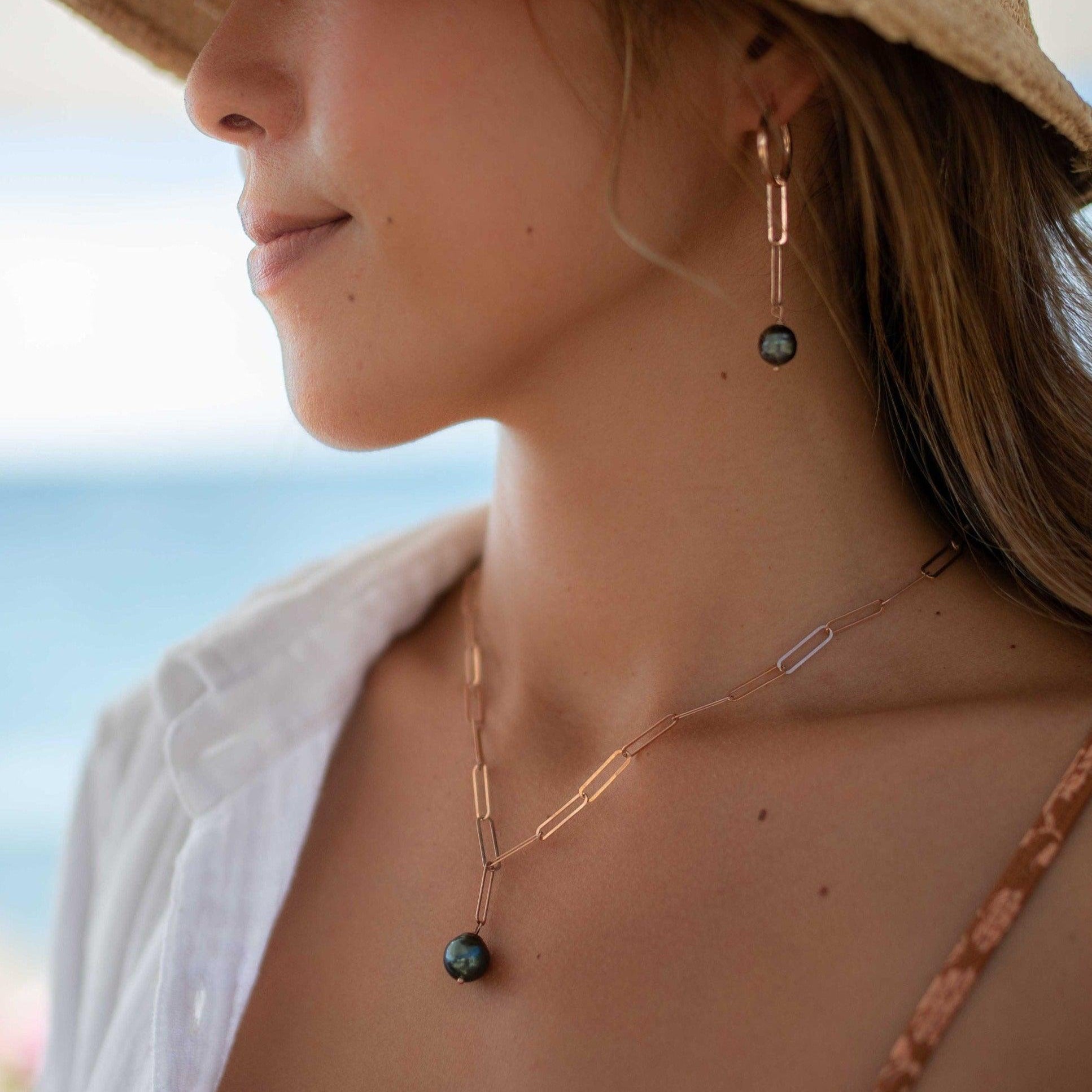 🌊 The Art of Creation: How Tahitian Pearls Are Cultivated