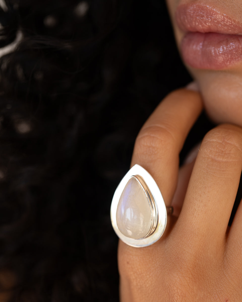 Moonstone Ring ~ Sterling Silver 925 ~ MR108A - Maresia Jewelry