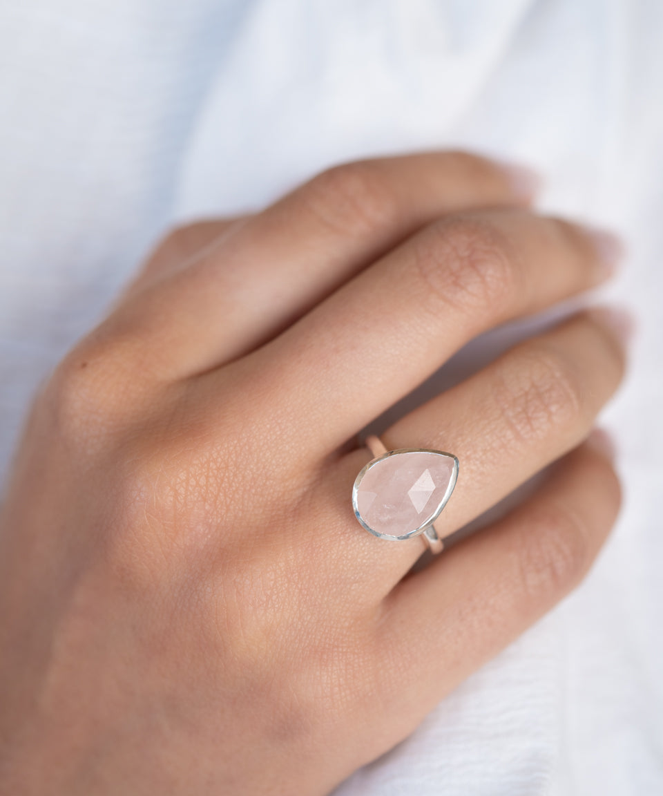 Lia Rose Quartz Tear Drop Ring ~ Sterling Silver 925 ~ MR226