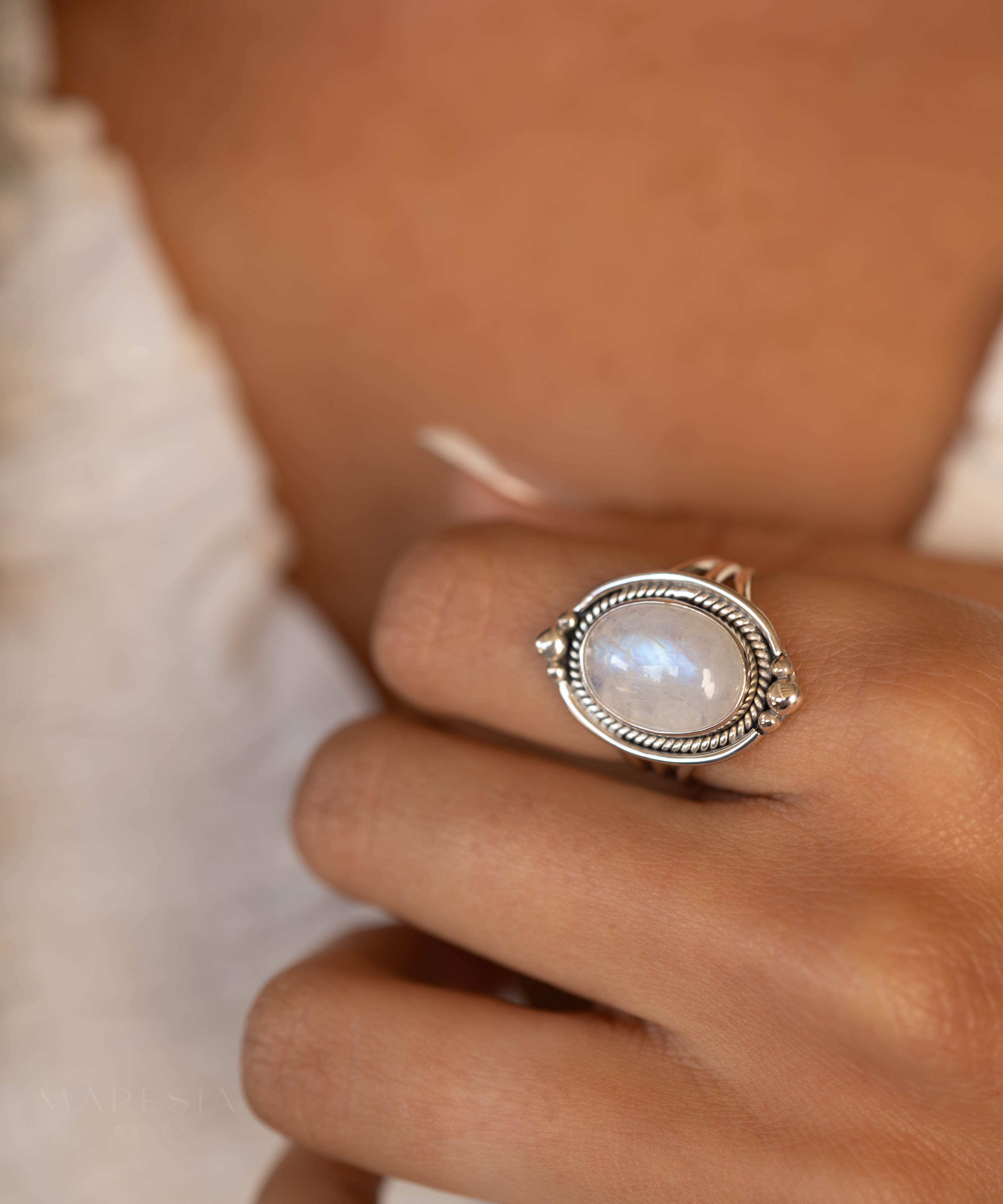Karen Moonstone Ring ~ Sterling Silver 925 ~ MR263 - Maresia Jewelry