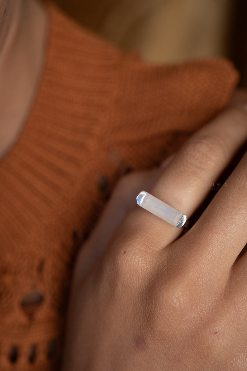 Carine Ring ~ Moonstone ~ Sterling Silver 925 ~ MR233 - Maresia Jewelry