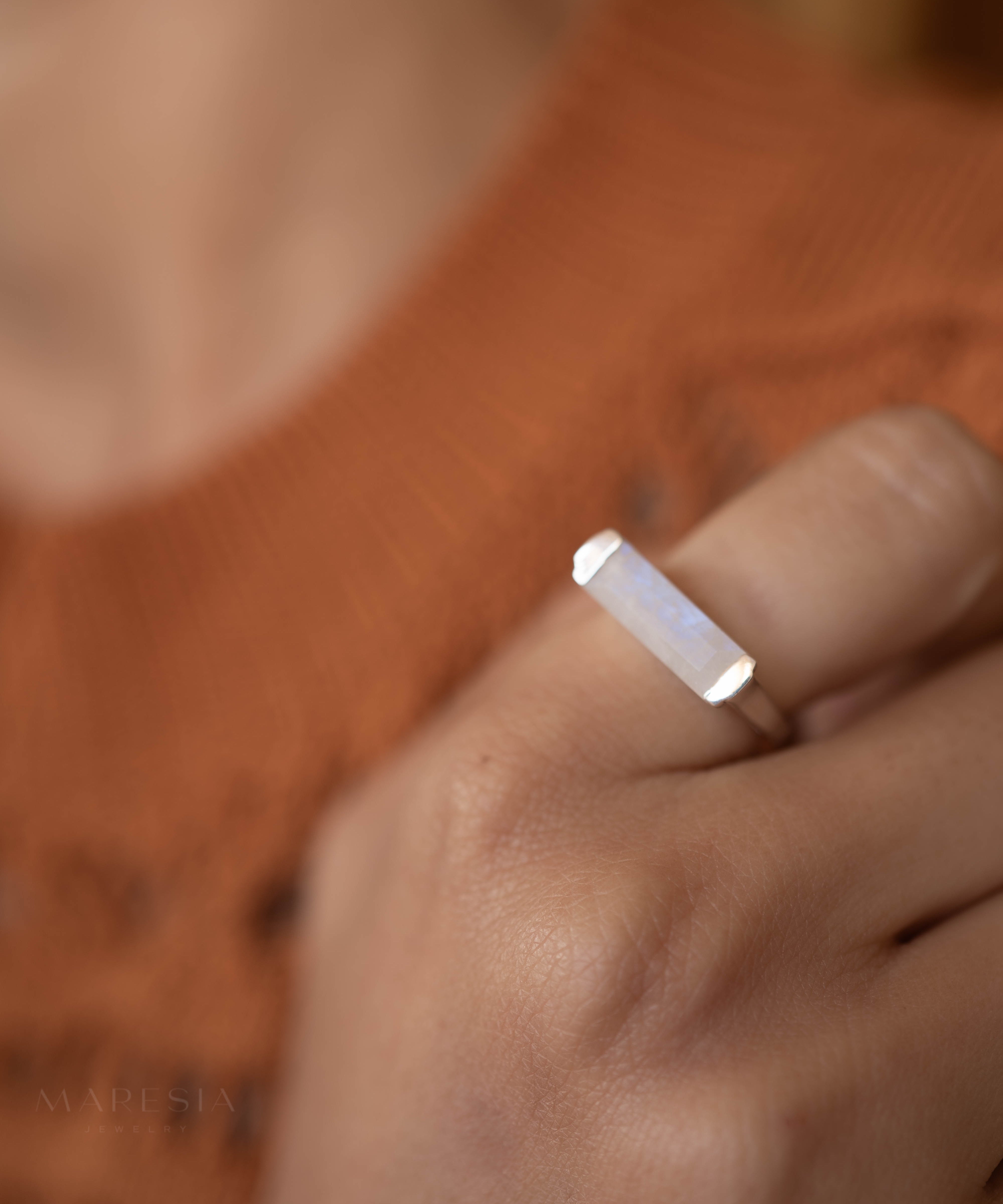 Carine Ring ~ Moonstone ~ Sterling Silver 925 ~ MR233 - Maresia Jewelry