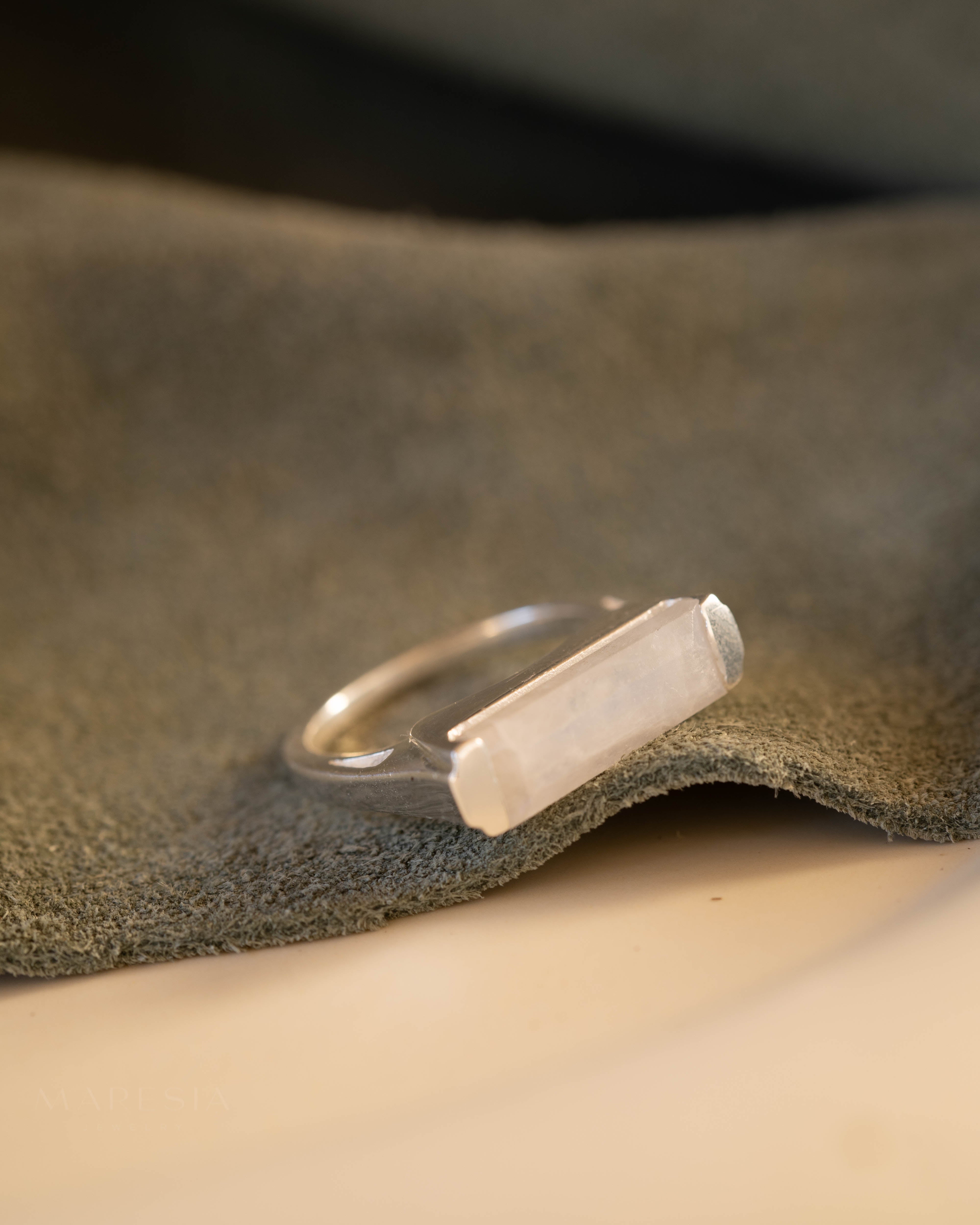 Carine Ring ~ Moonstone ~ Sterling Silver 925 ~ MR233 - Maresia Jewelry