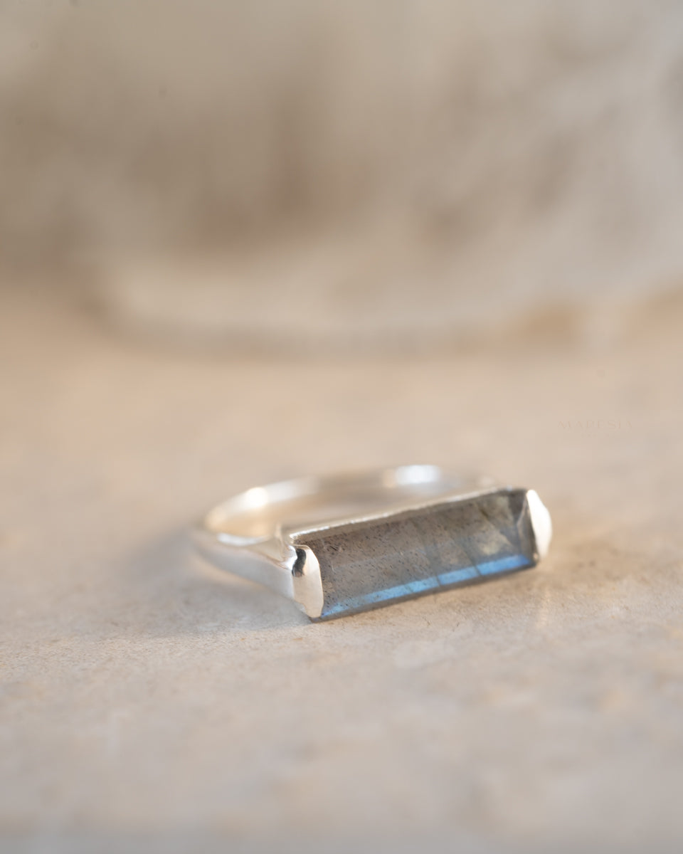 Carine Ring ~Labradorite ~ Sterling Silver 925 ~ MR228 - Maresia Jewelry