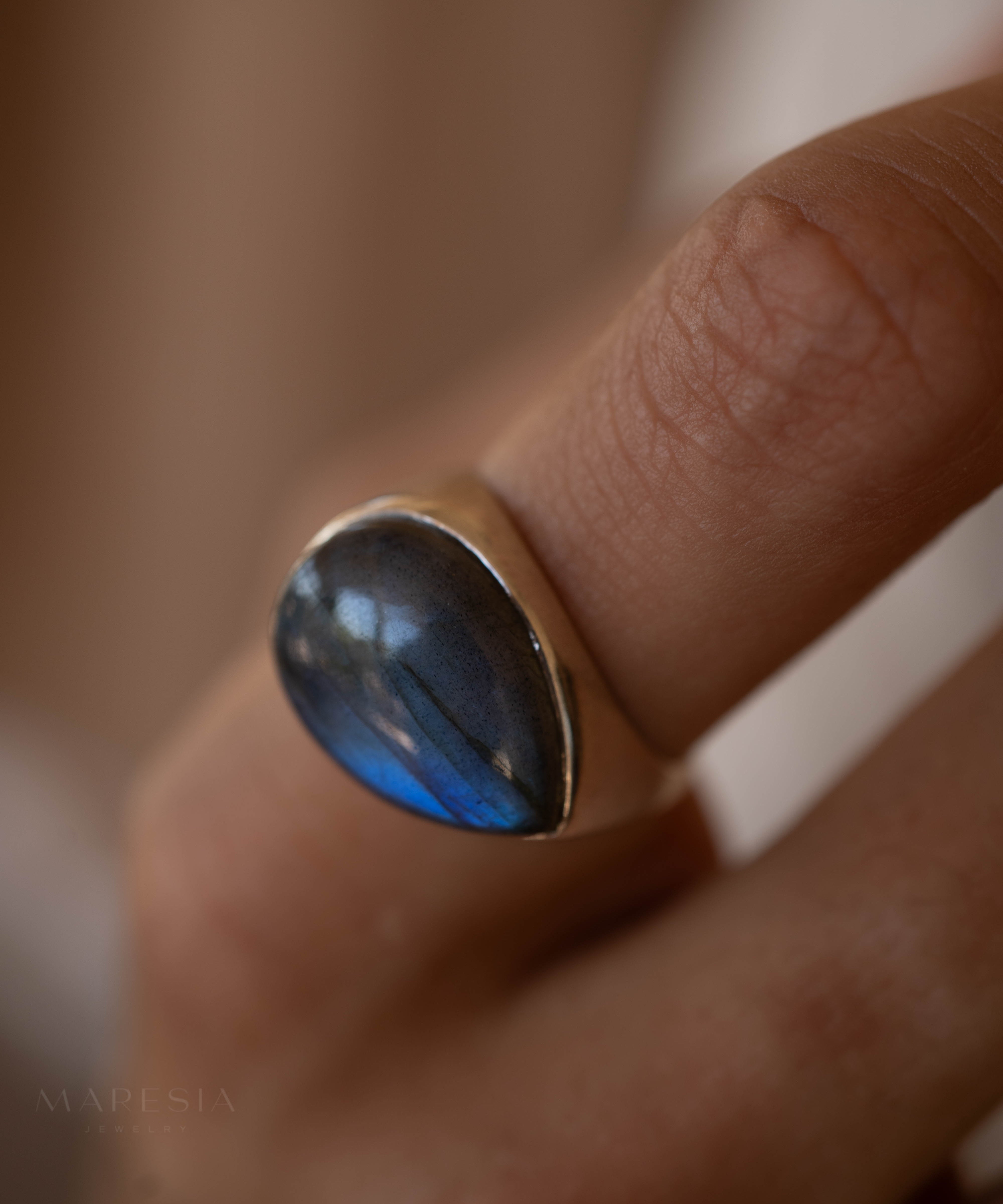 Rainbow Labradorite Ring ~ Sterling Silver 925 ~MR274 - Maresia Jewelry