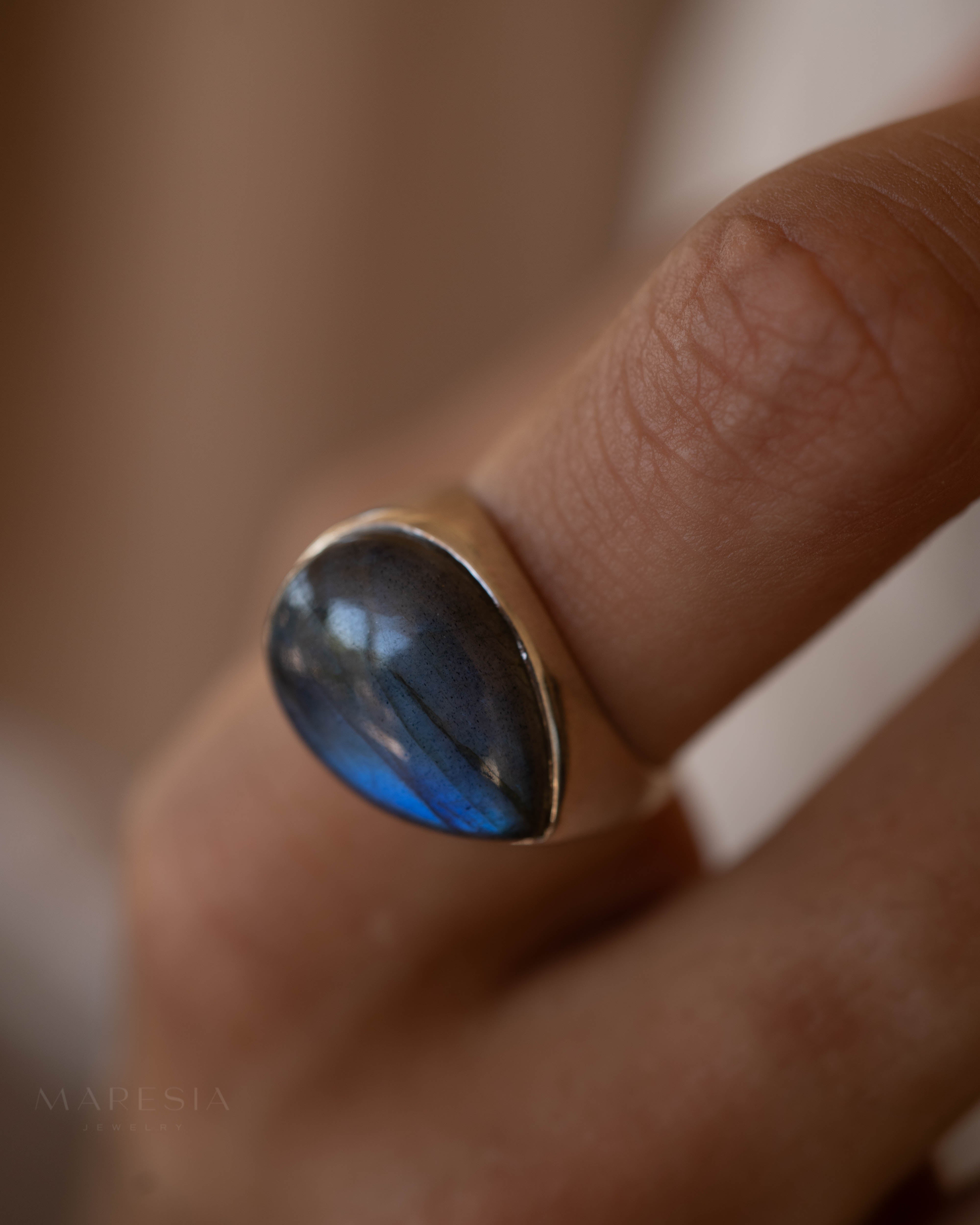 Rainbow Labradorite Ring ~ Sterling Silver 925 ~MR274 - Maresia Jewelry