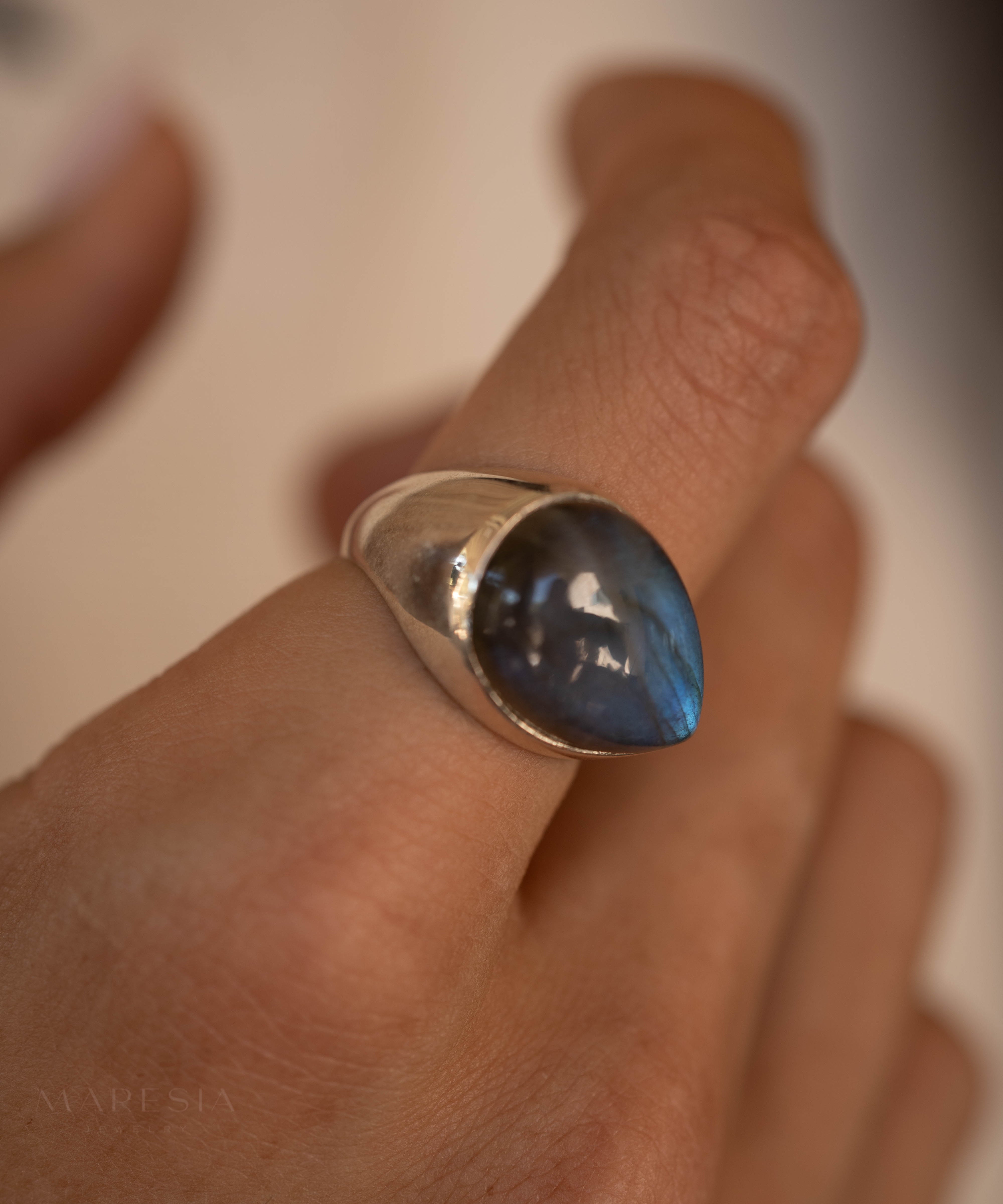 Rainbow Labradorite Ring ~ Sterling Silver 925 ~MR274 - Maresia Jewelry