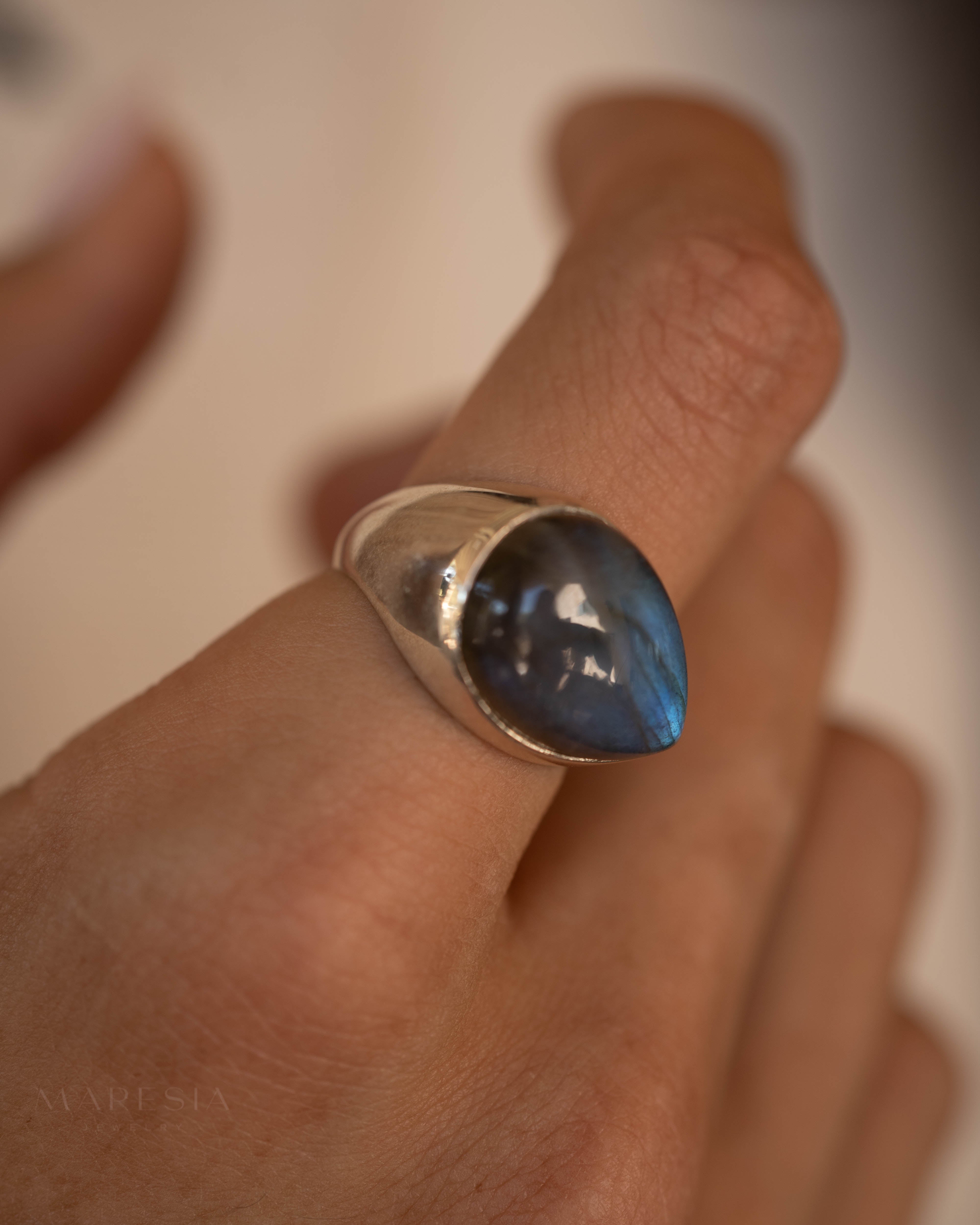 Rainbow Labradorite Ring ~ Sterling Silver 925 ~MR274 - Maresia Jewelry