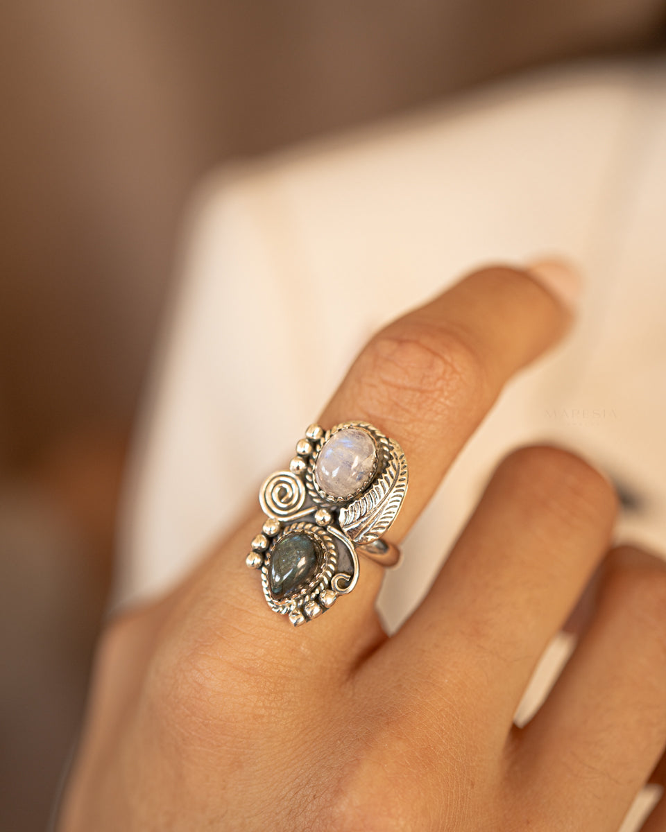 Nanda Ring ~Rainbow Labradorite and Moonstone ~ Sterling Silver 925 ~ MR287 - Maresia Jewelry