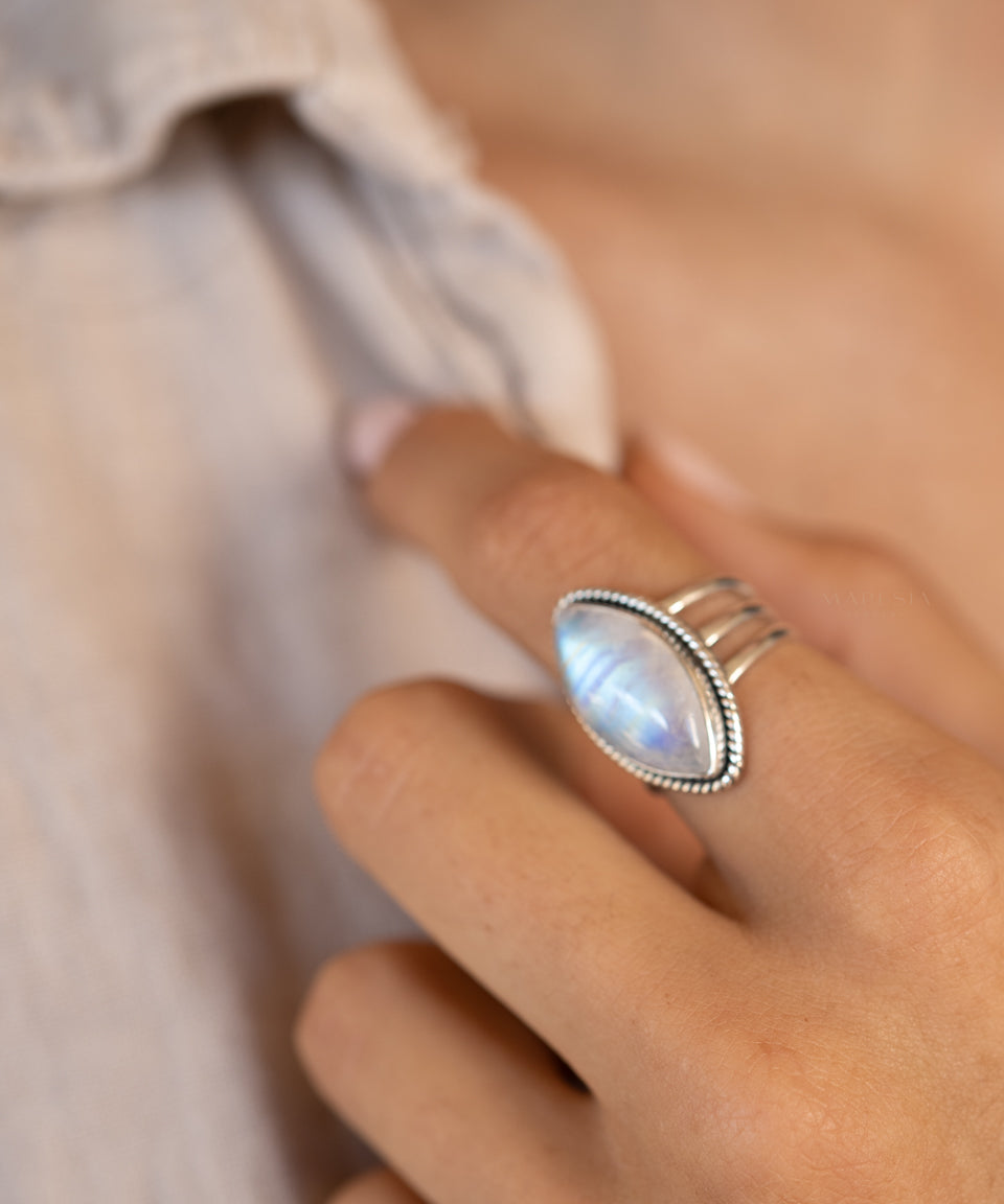 Cathy Ring ~Moonstone ~ Sterling Silver 925 ~ MR288
