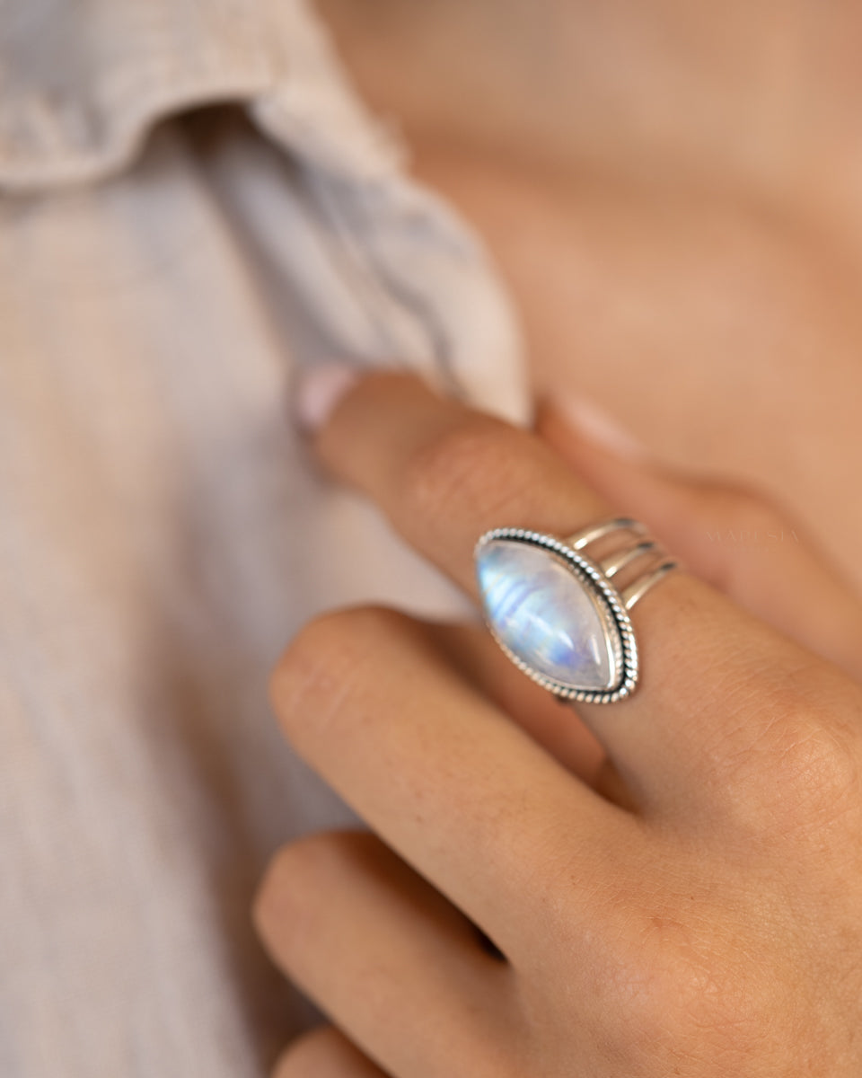 Cathy Ring ~Moonstone ~ Sterling Silver 925 ~ MR288 - Maresia Jewelry