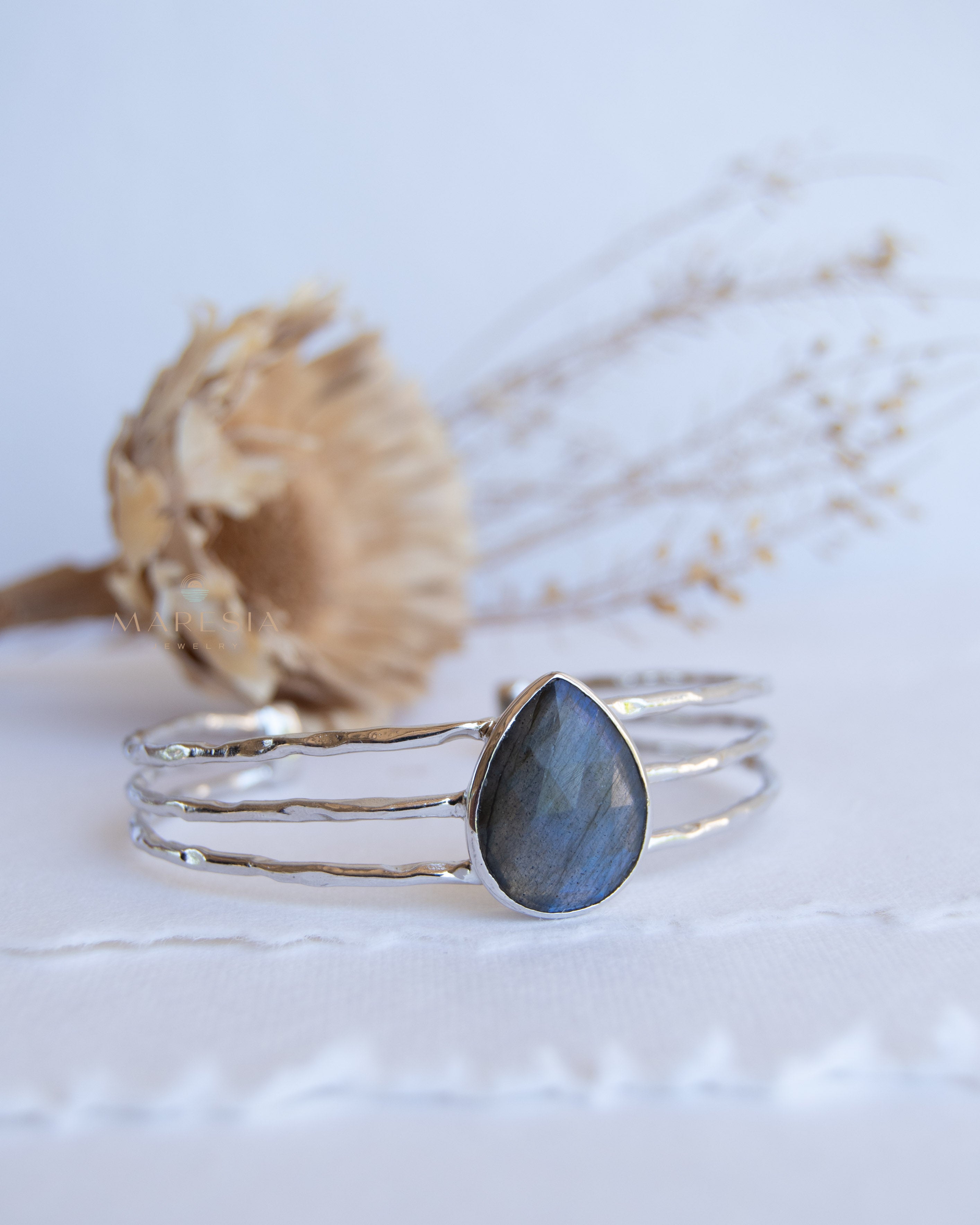 Laninha Bracelet ~ Labradorite ~ Gold Plated 18k or Silver Rodhium  Plated ~ MB046 - Maresia Jewelry