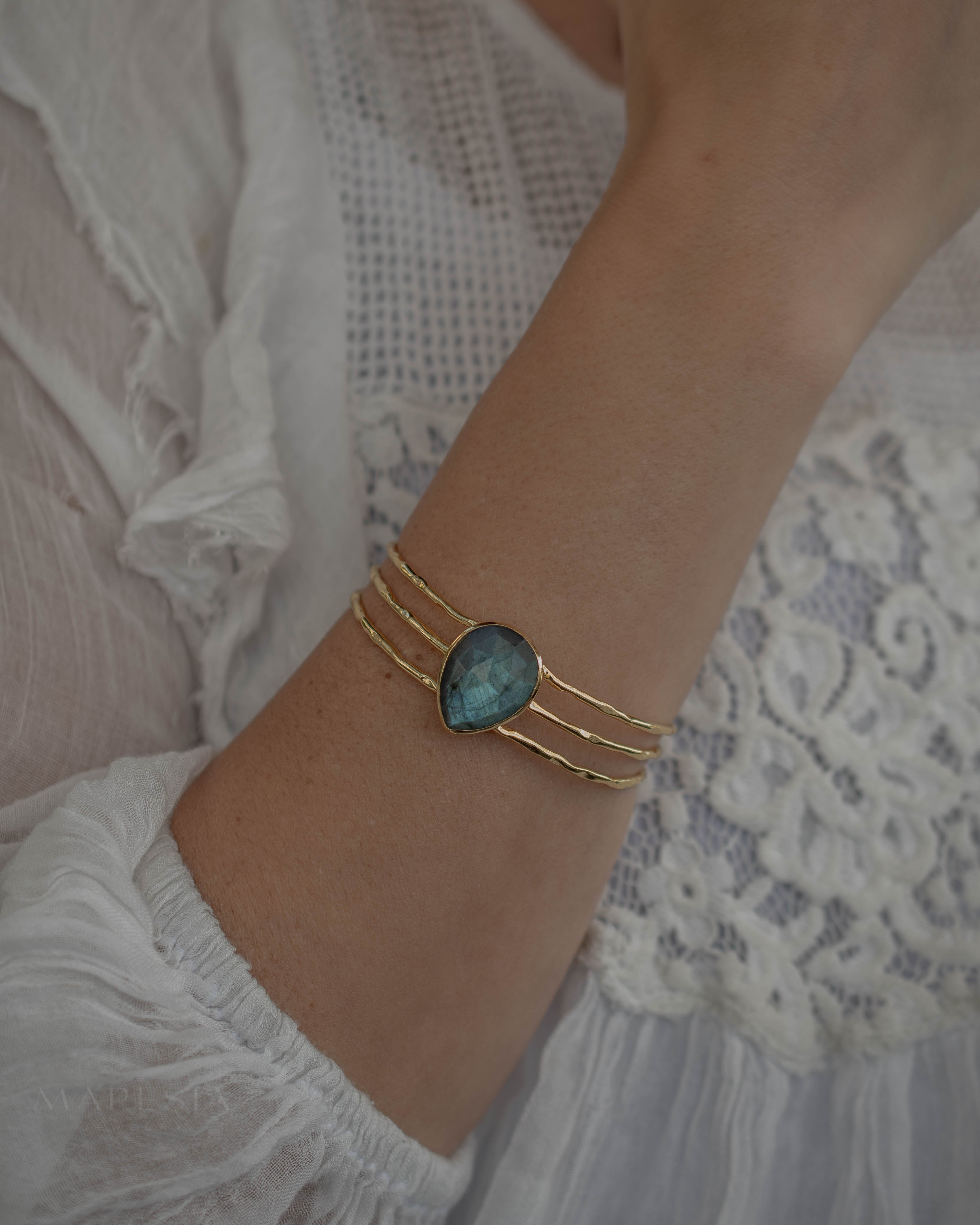 Laninha Bracelet ~ Labradorite ~ Gold Plated 18k or Silver Rodhium  Plated ~ MB046 - Maresia Jewelry