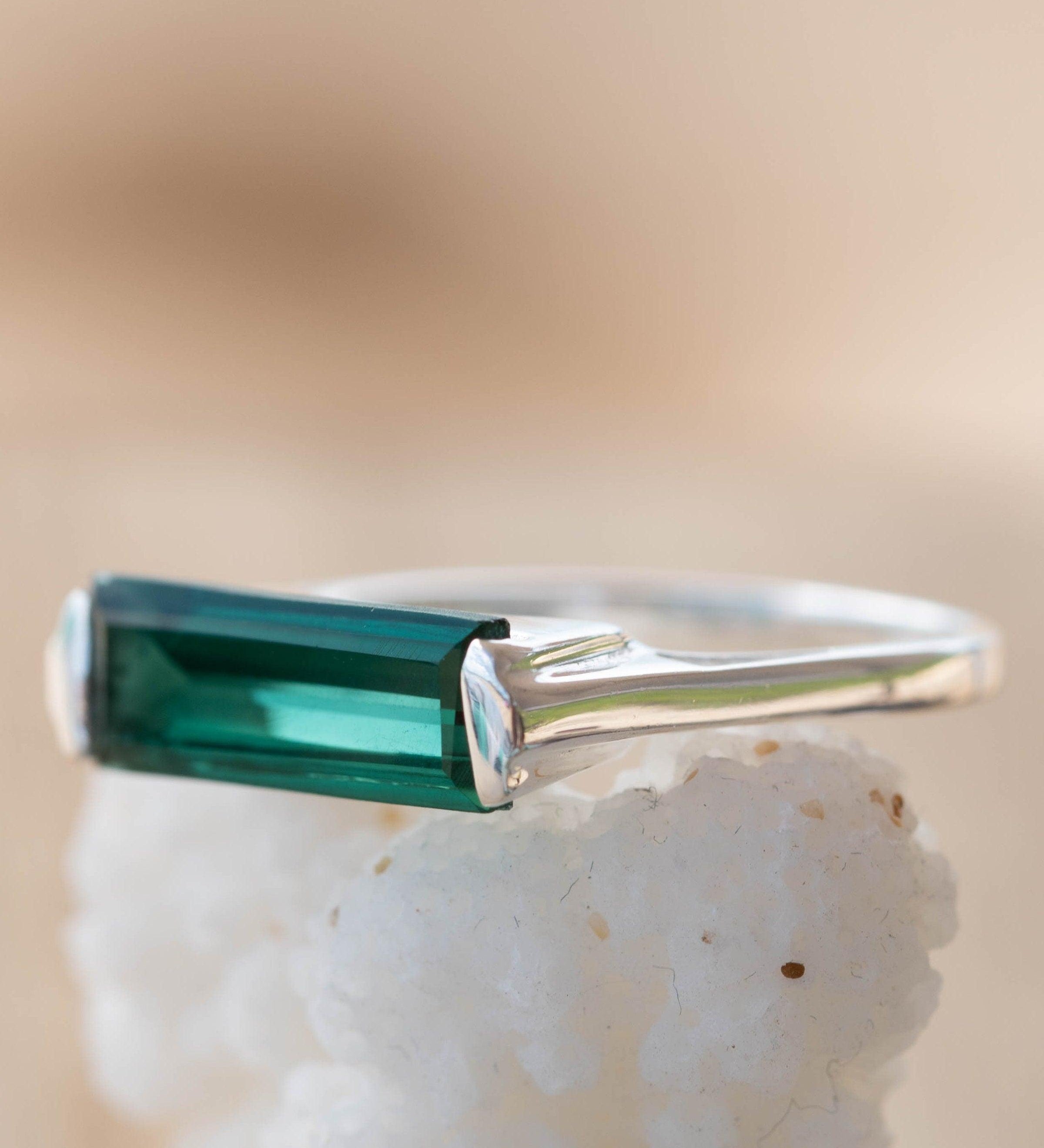 Carine Ring ~ Green Tourmaline Hydro ~ Sterling Silver 925 ~MR231