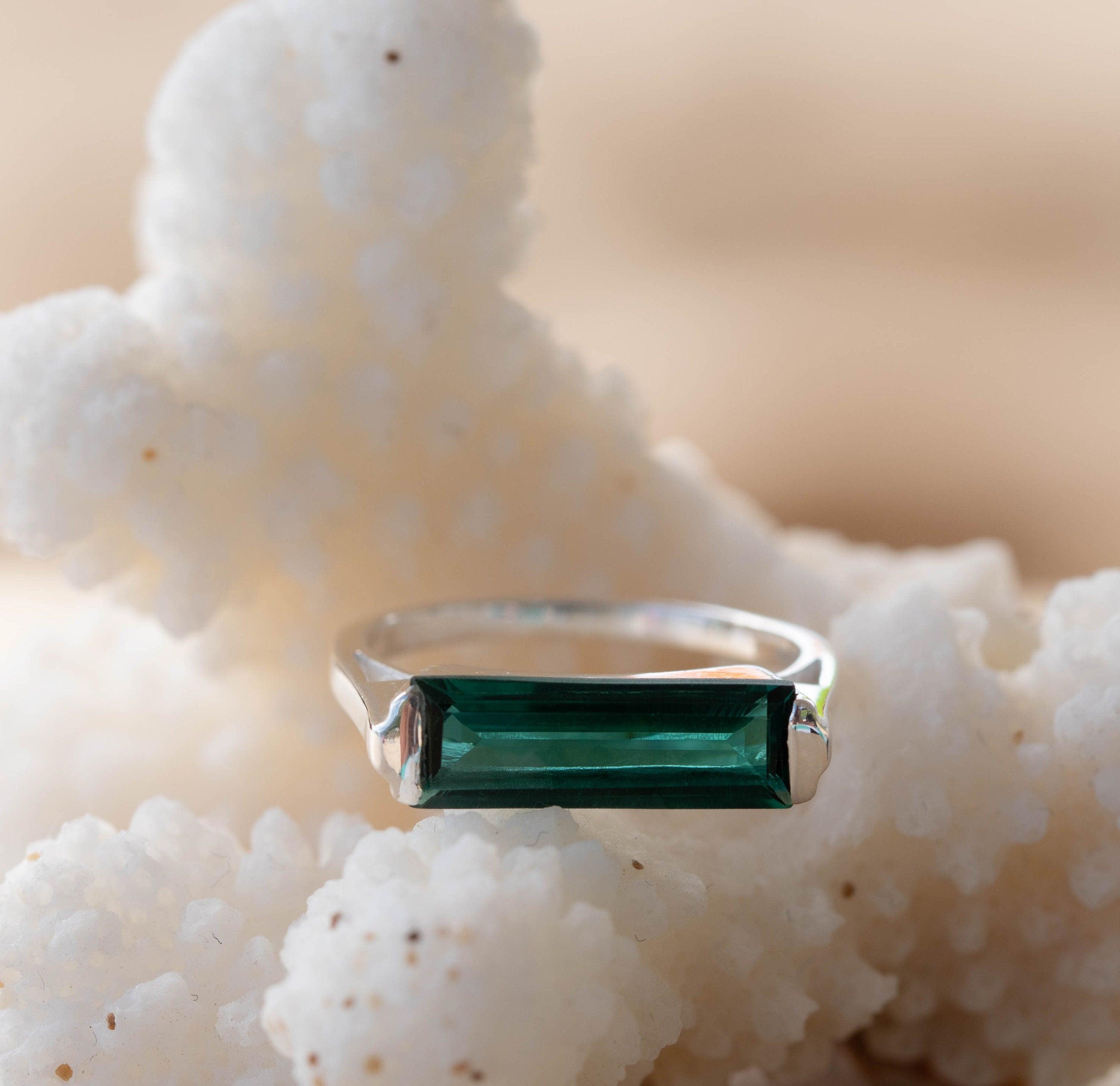 Carine Ring ~ Green Tourmaline Hydro ~ Sterling Silver 925 ~MR231