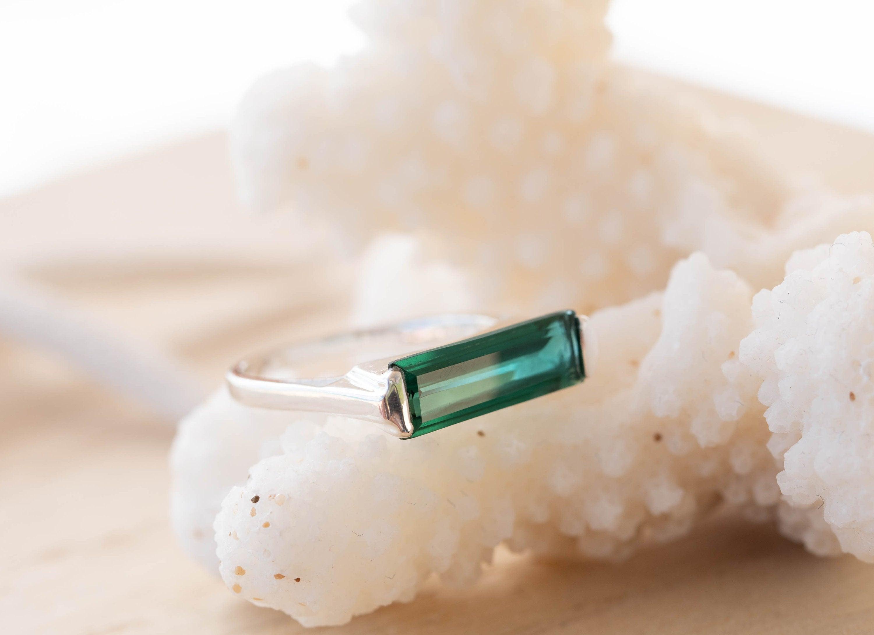 Carine Ring ~ Green Tourmaline Hydro ~ Sterling Silver 925 ~MR231