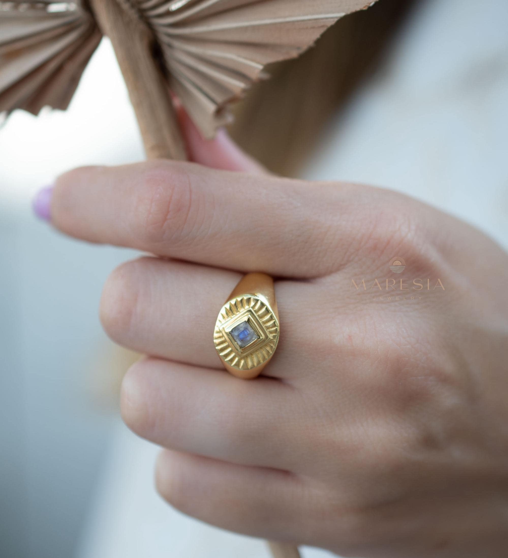 Moonstone Ring ~ 18k Gold Plated ~ Jewelry ~ Handmade ~ Boho ~ Natural gemstone ~ MR359