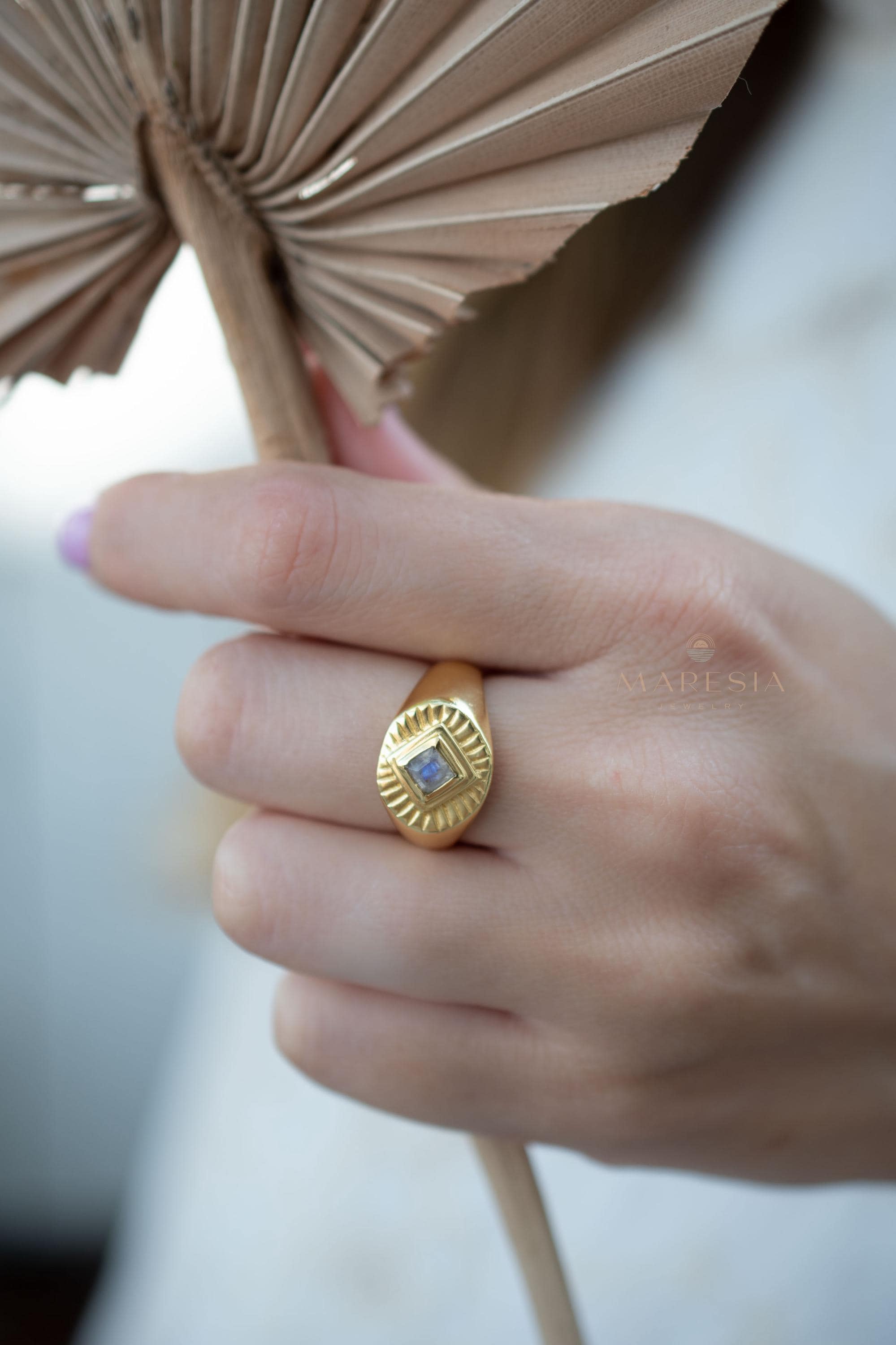 Moonstone Ring ~ 18k Gold Plated ~ Jewelry ~ Handmade ~ Boho ~ Natural gemstone ~ MR359