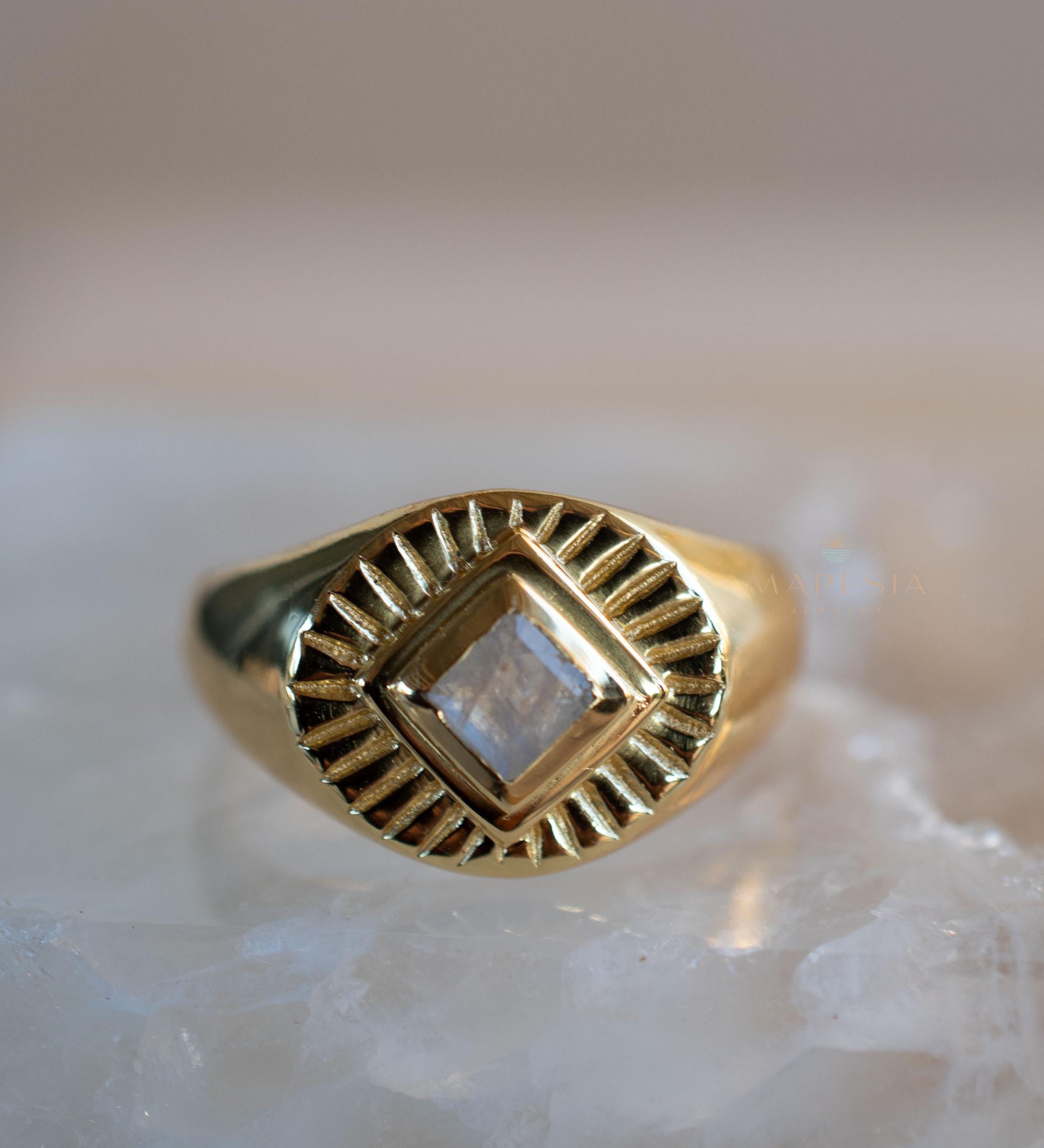 Moonstone Ring ~ 18k Gold Plated ~ Jewelry ~ Handmade ~ Boho ~ Natural gemstone ~ MR359