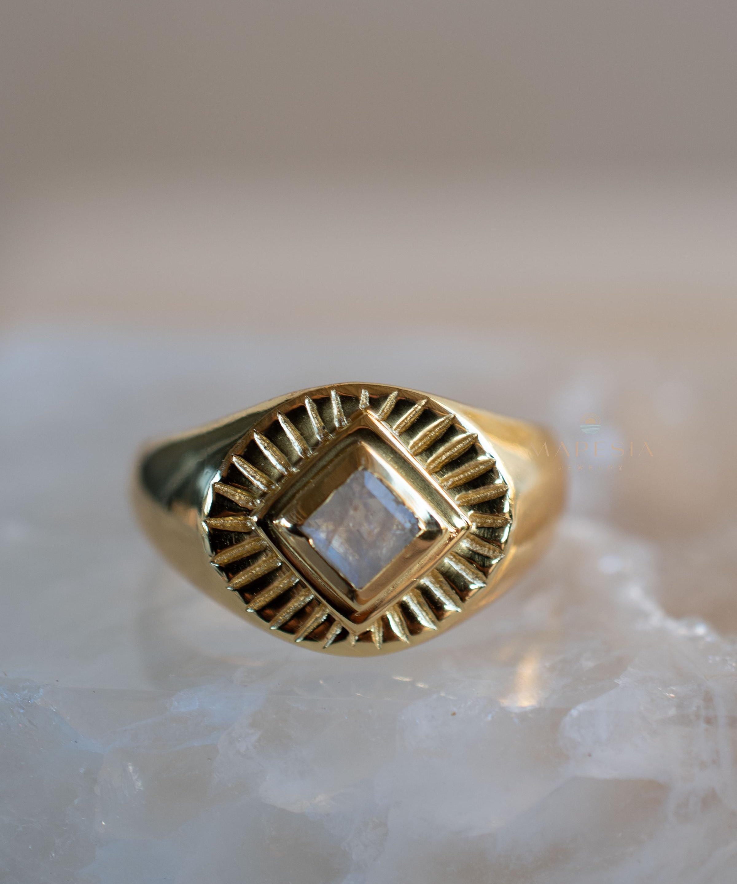 Moonstone Ring ~ 18k Gold Plated ~ Jewelry ~ Handmade ~ Boho ~ Natural gemstone ~ MR359