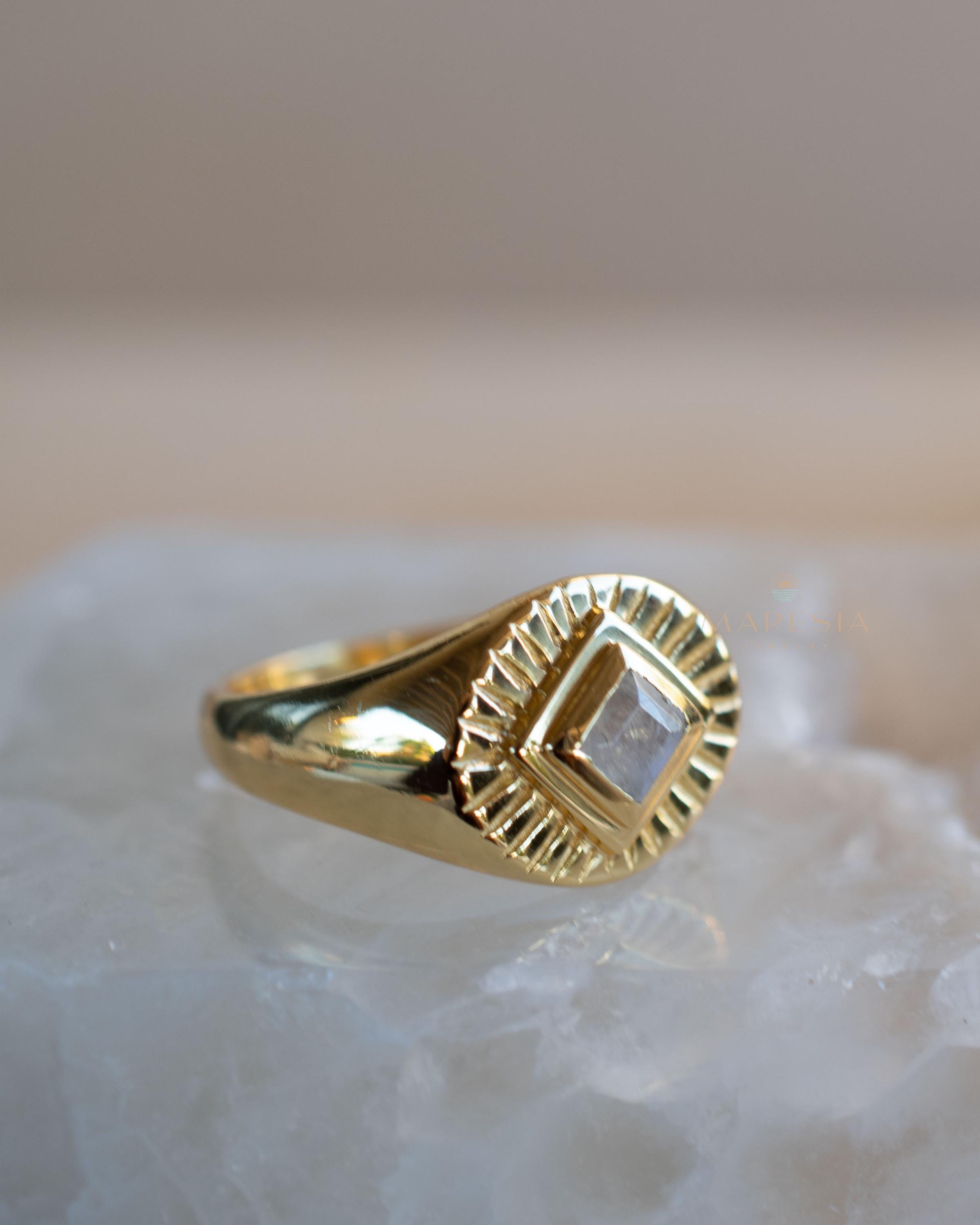 Moonstone Ring ~ 18k Gold Plated ~ Jewelry ~ Handmade ~ Boho ~ Natural gemstone ~ MR359