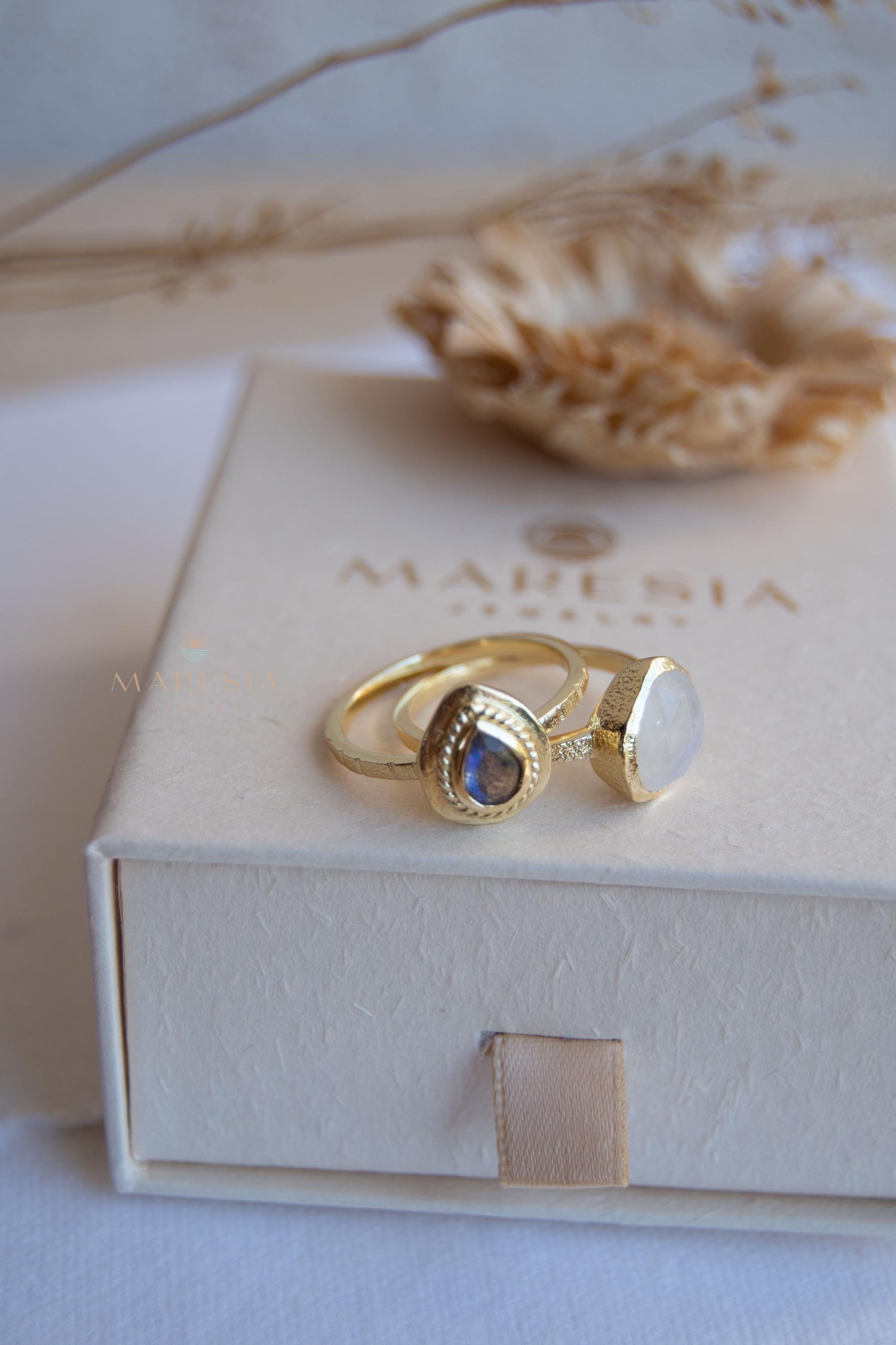 Moonstone & Labradorite Ring ~ Natural Stone ~ 18k Gold Plated ~ Stackable ~ Jewelry ~ Handmade ~ Boho ~ MR365