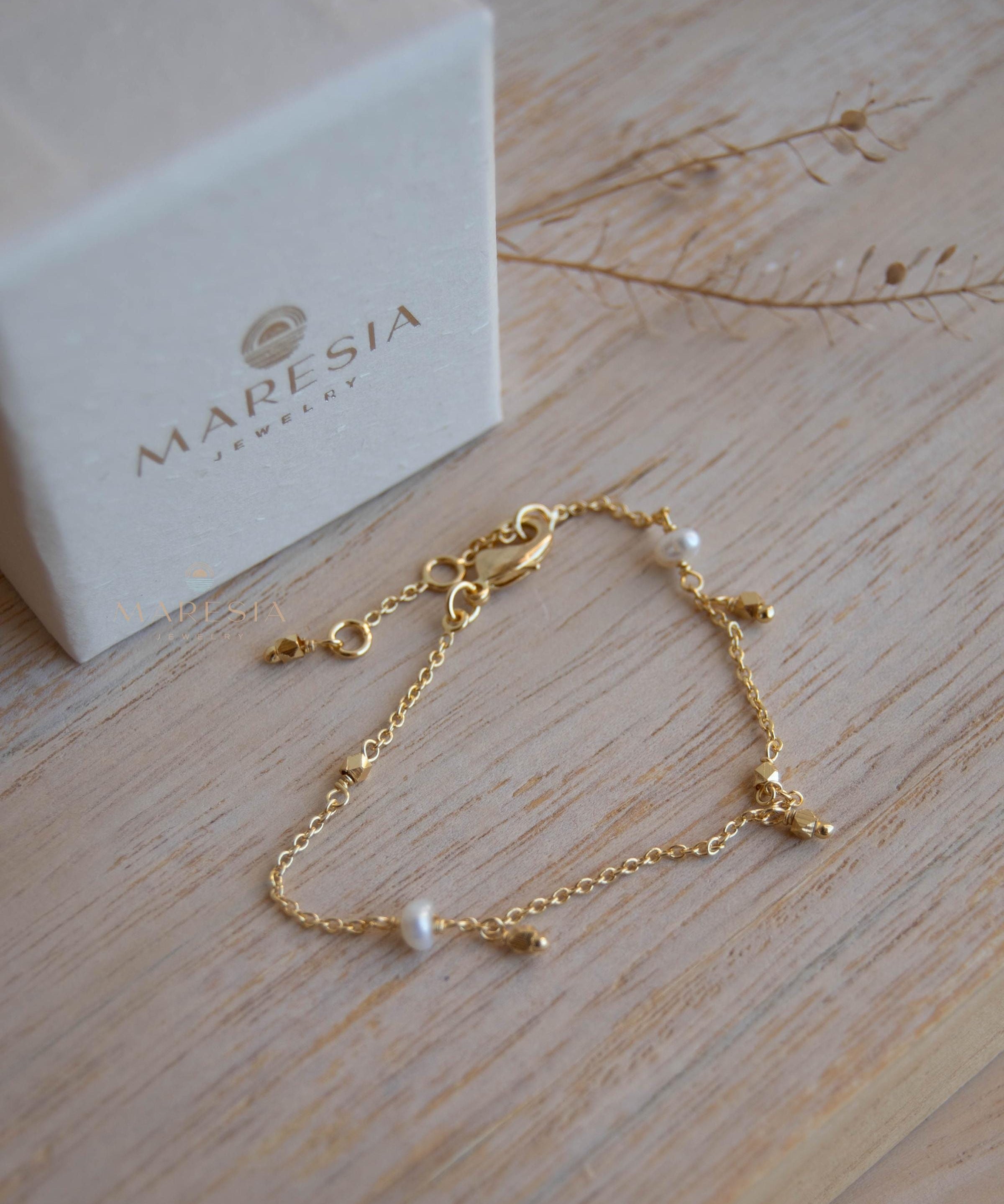 Fresh Water Pearl Bracelet ~ Gold Plated 18k ~ Handmade ~ Hippie ~Bohemian ~Jewelry ~Stackable MB070