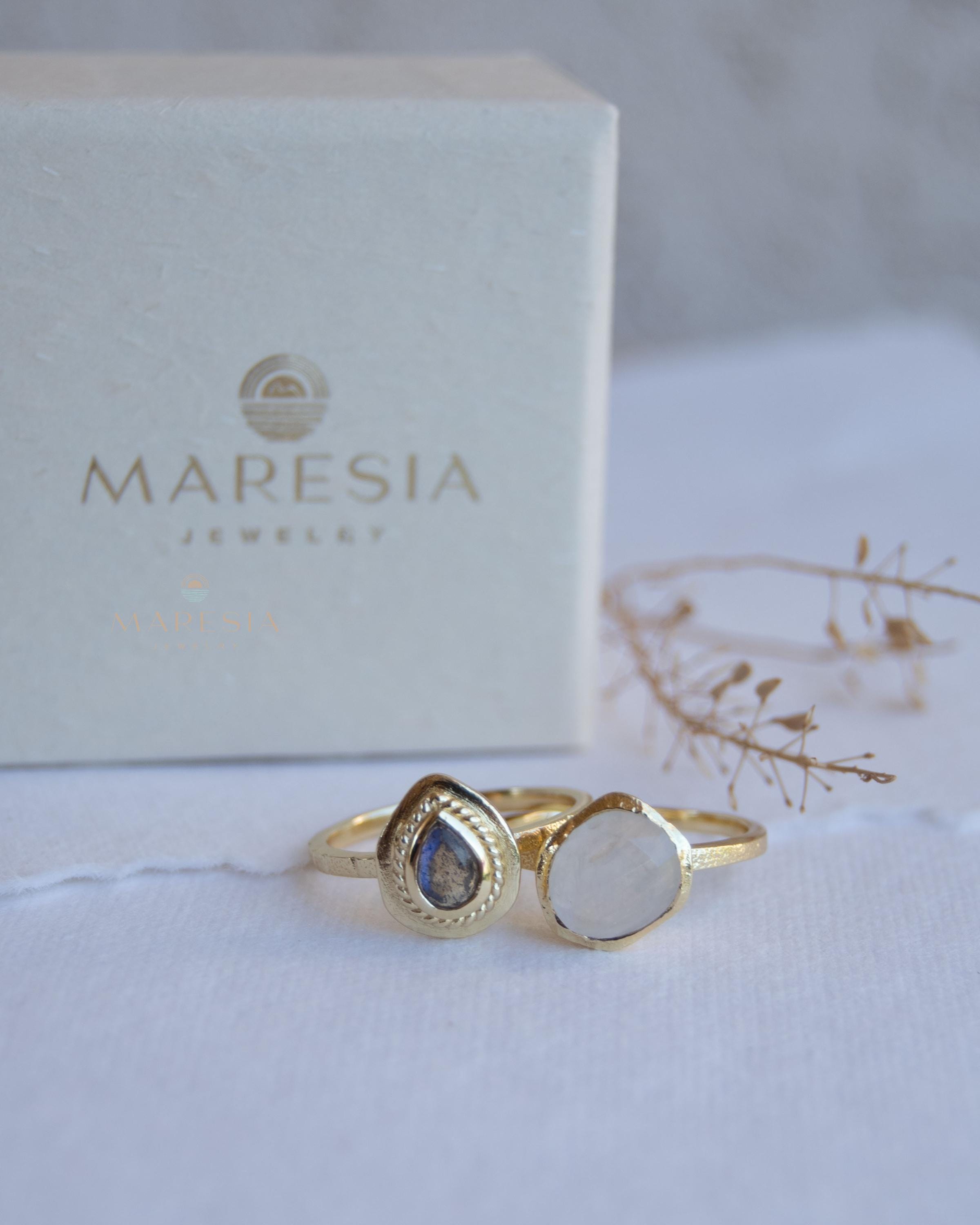 Moonstone & Labradorite Ring ~ Natural Stone ~ 18k Gold Plated ~ Stackable ~ Jewelry ~ Handmade ~ Boho ~ MR365