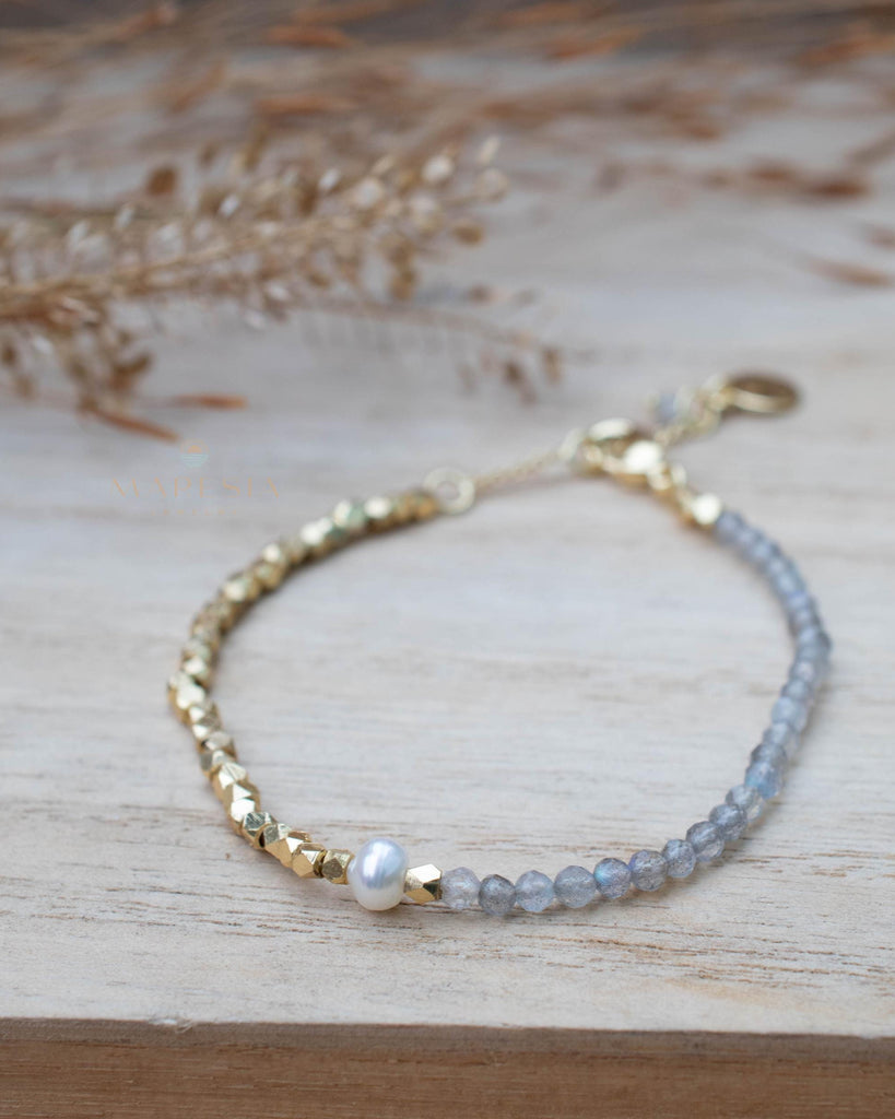 Labradorite & Fresh Water Pearl Bracelet ~ Gold Plated 18k ~ Handmade ~ Hippie ~Bohemian ~Jewelry ~Stackable MB072