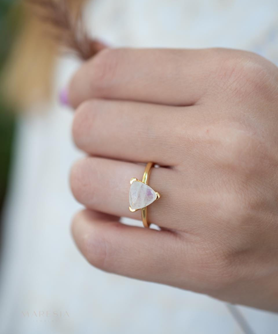 Moonstone Ring ~ Natural Stone ~ 18k Gold Plated ~ Jewelry ~ Handmade ~ Statement Ring ~ Boho ~ Tringle ~ MR371