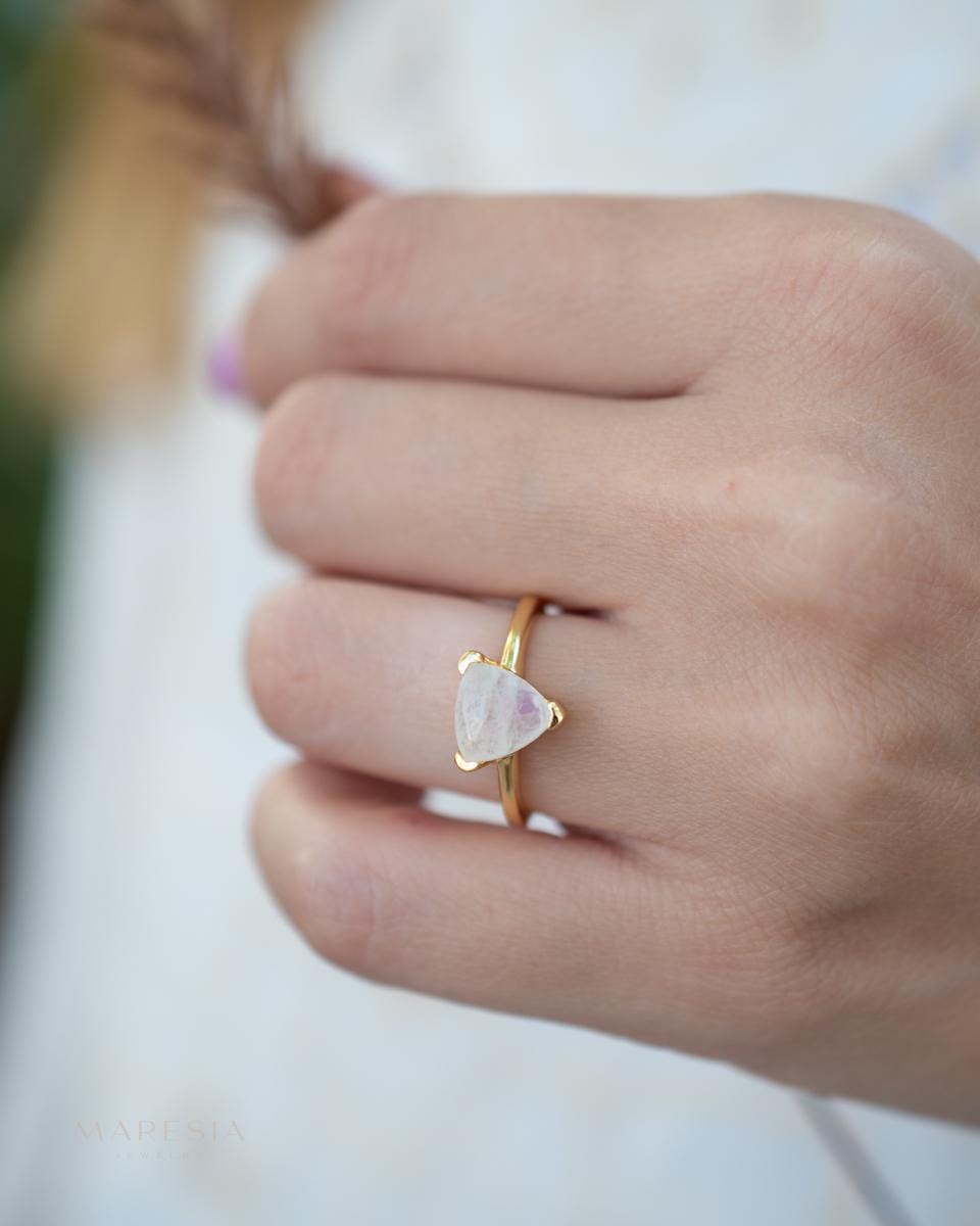 Moonstone Ring ~ Natural Stone ~ 18k Gold Plated ~ Jewelry ~ Handmade ~ Statement Ring ~ Boho ~ Tringle ~ MR371