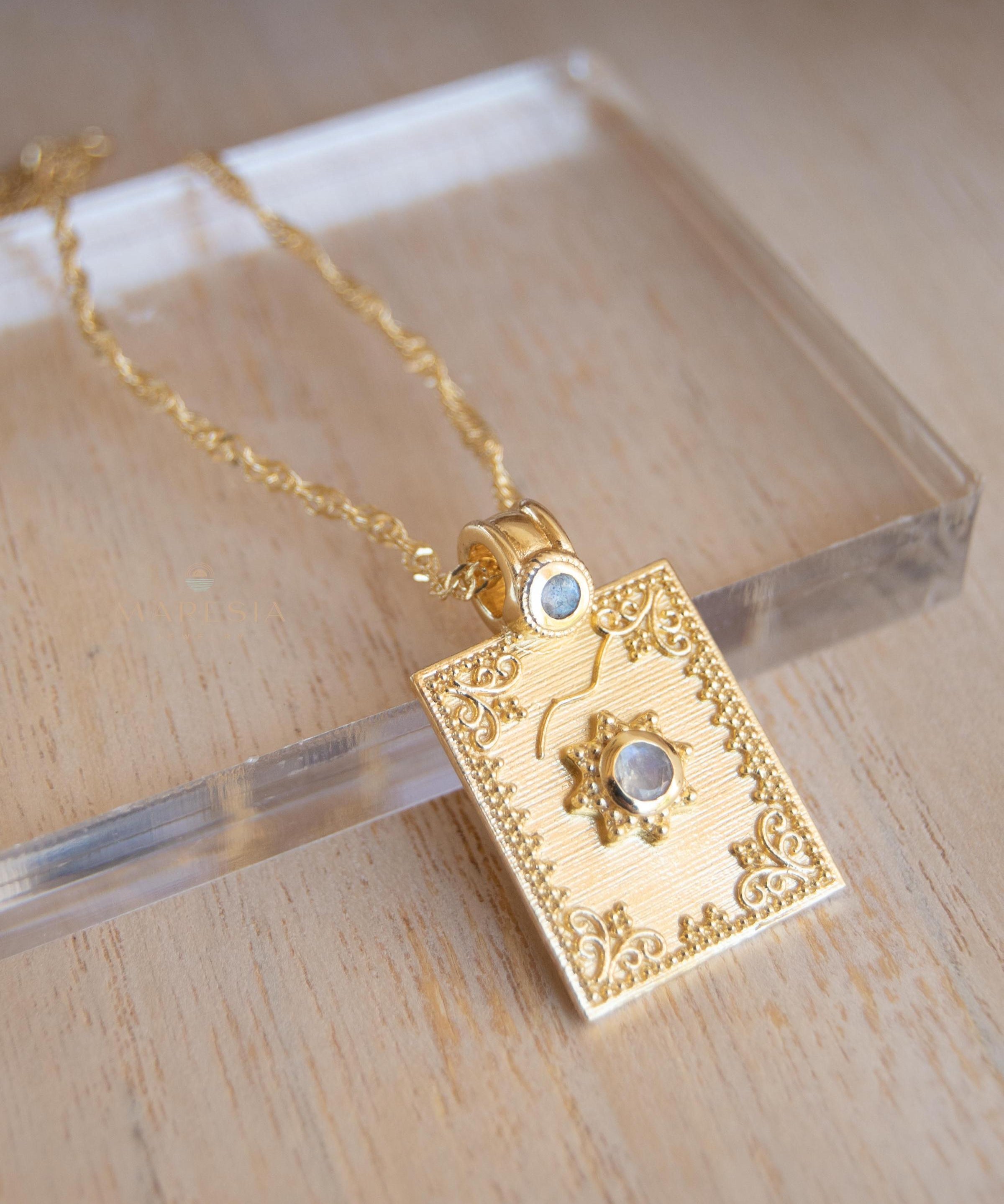 Moonstone & Labradorite Necklace ~ Charm ~ Gold plated 18k ~ Bohemian ~ Statement necklace ~ MN197