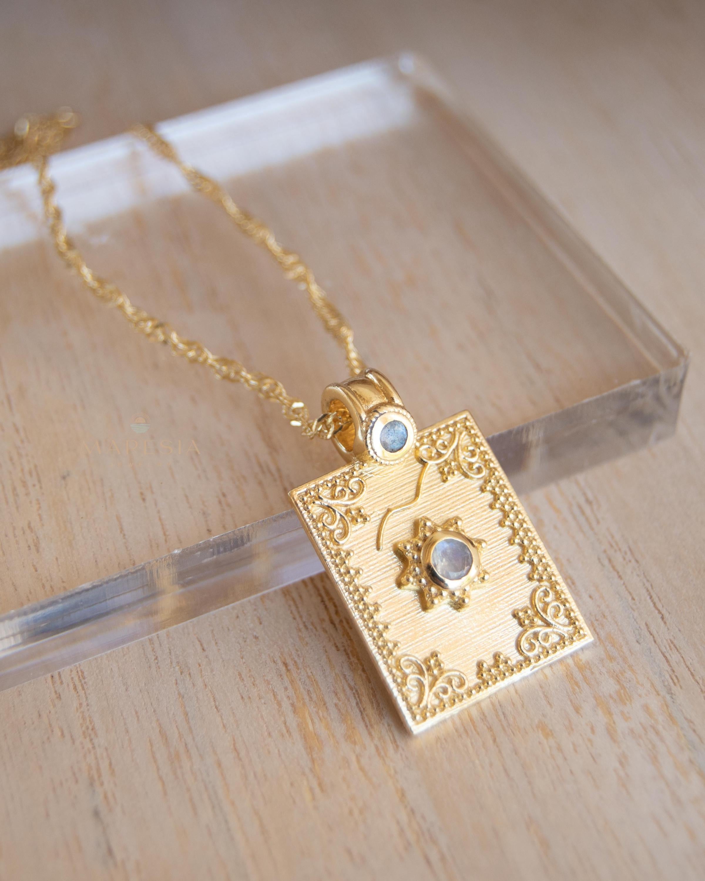 Moonstone & Labradorite Necklace ~ Charm ~ Gold plated 18k ~ Bohemian ~ Statement necklace ~ MN197