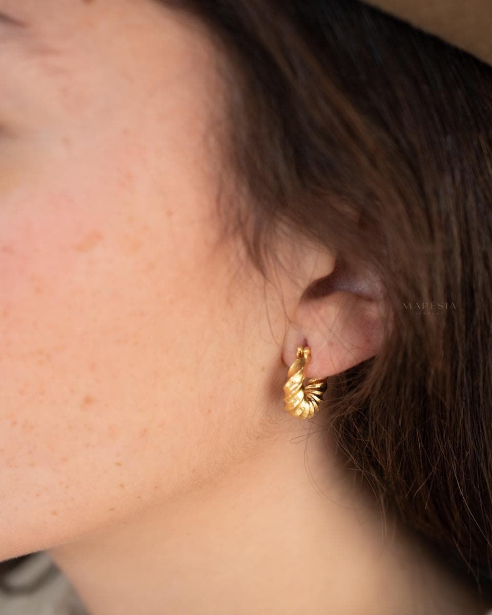 Delicate small hoop Earrings ~ Jewelry ~ 18k Gold Plated ~ Minimalist Everyday ~ Gift for Her ~ Boho ~ Hippie ~ ME045