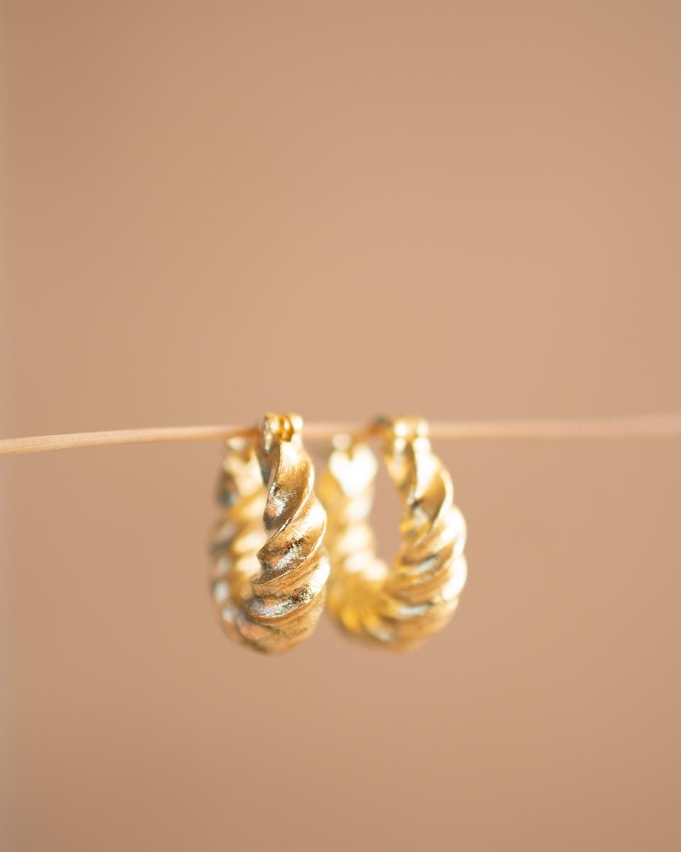 Delicate small hoop Earrings ~ Jewelry ~ 18k Gold Plated ~ Minimalist Everyday ~ Gift for Her ~ Boho ~ Hippie ~ ME045