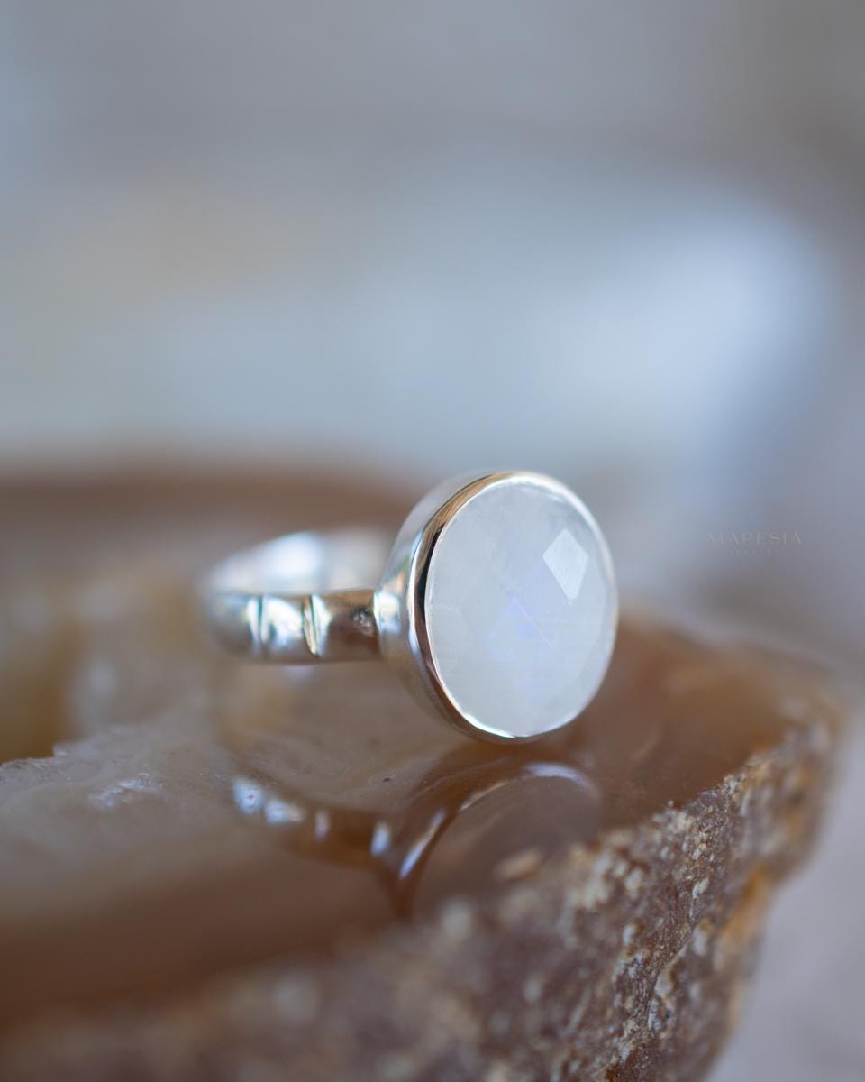 Moonstone Ring~ Sterling Silver 925 ~ Handmade ~ Gemstone ~ Hippie ~Bohemian~June Birthstone~MR376