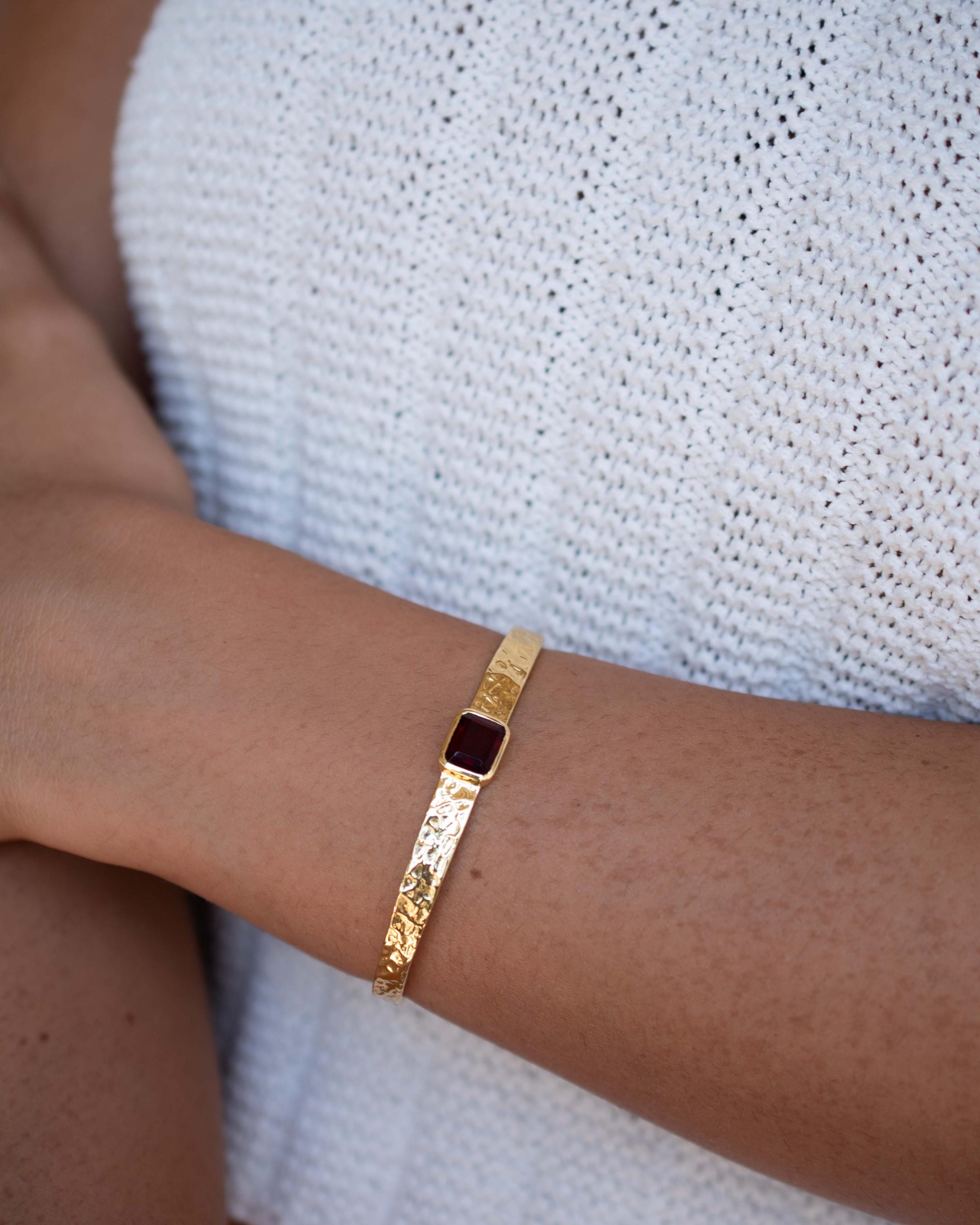 Garnet hydro Adjustable Bracelet ~ Gold Plated 18k ~ Handmade ~ Hippie ~Bohemian ~Jewelry ~Gemstone ~Body MB084