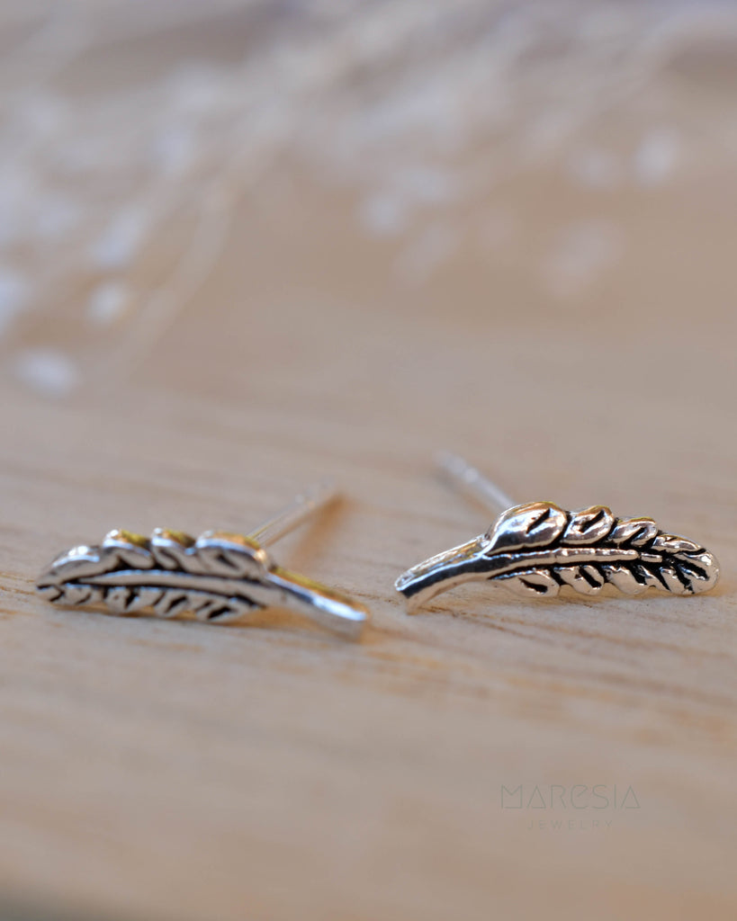 Leaf Stud Earrings ~ Sterling silver 925 ~ SME076