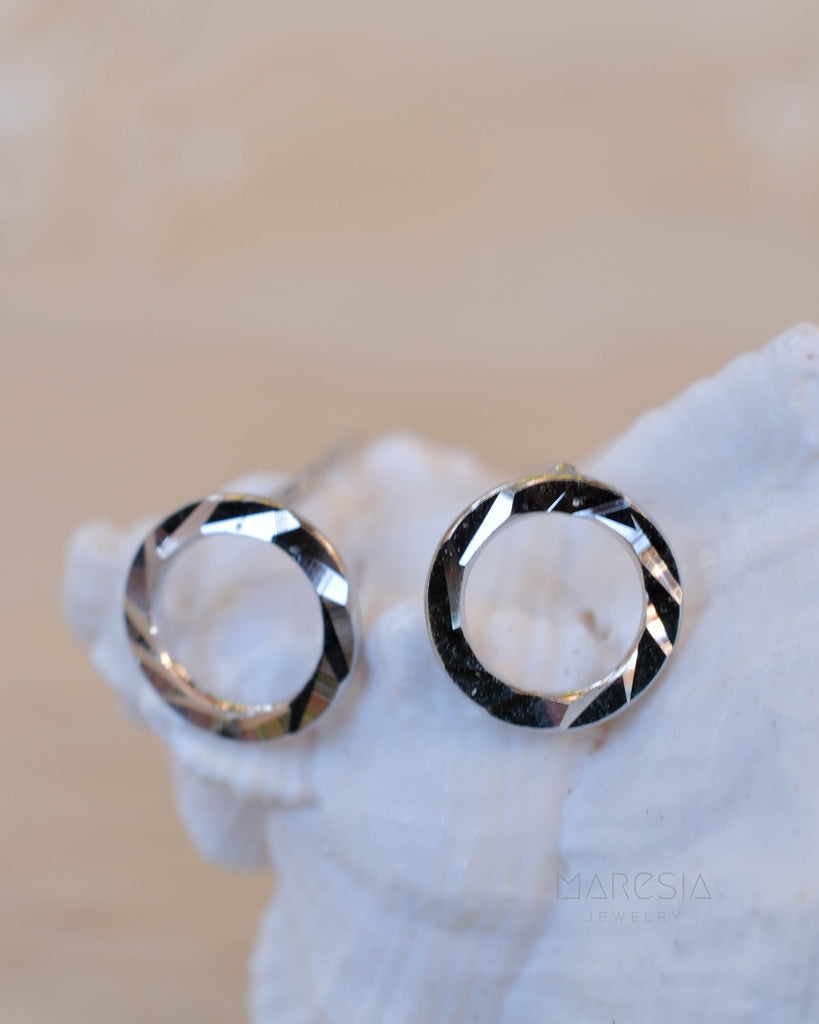 Circle Stud Earrings ~ Sterling silver 925 ~ SME075