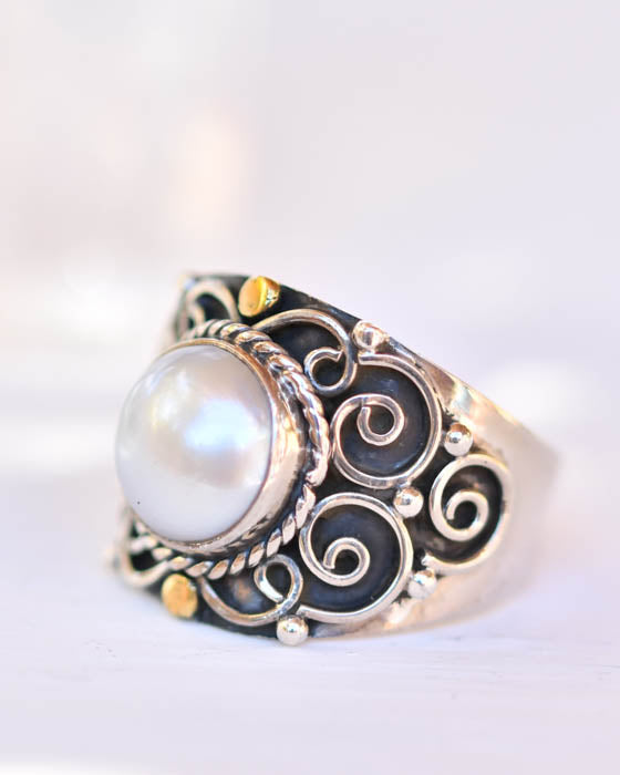 Mother of Pearl Ring ~Sterling Silver 925~SMR147