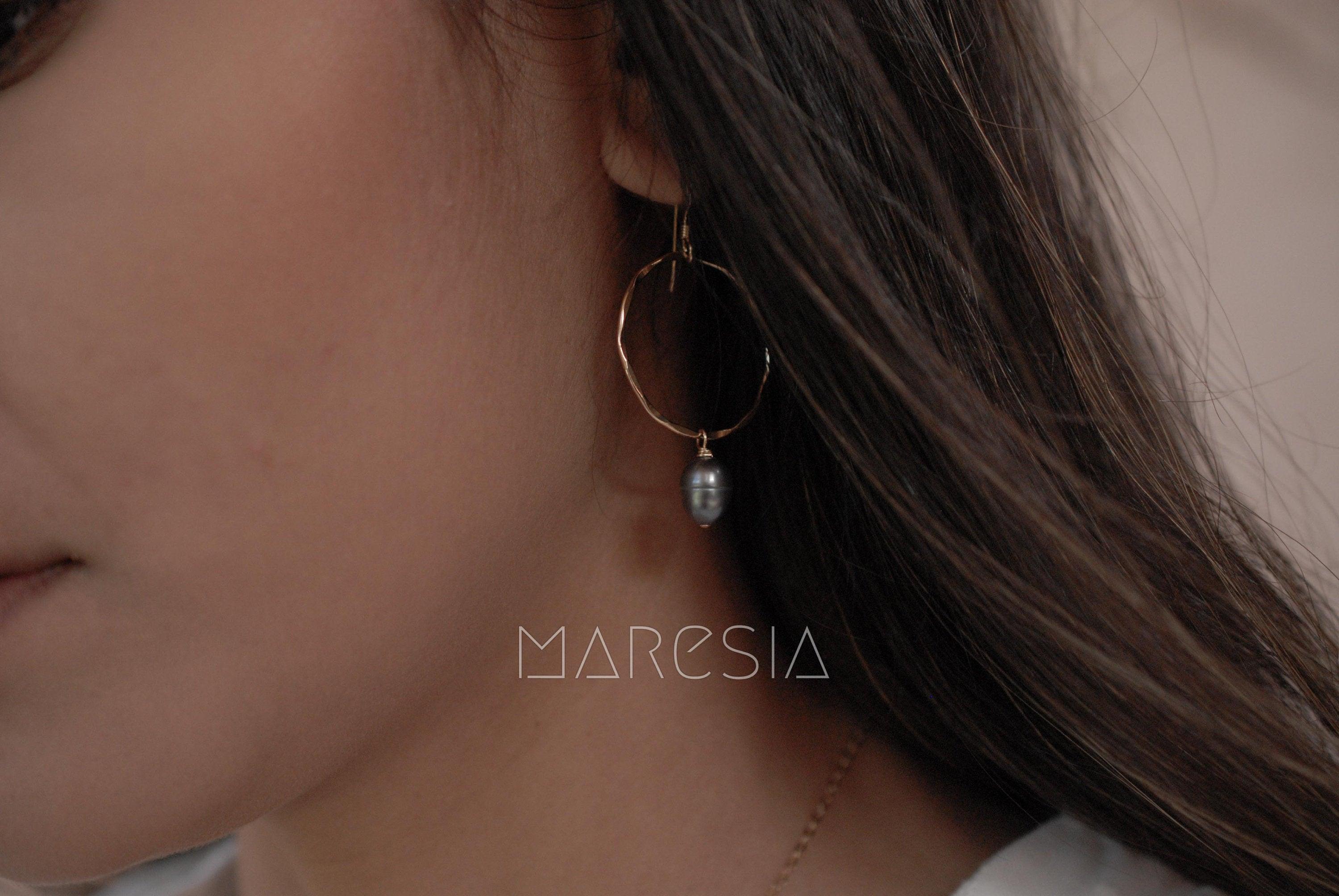 Black Pearl Earrings ~ Sterling Silver or Gold Filled ~ ME125 - Maresia Jewelry
