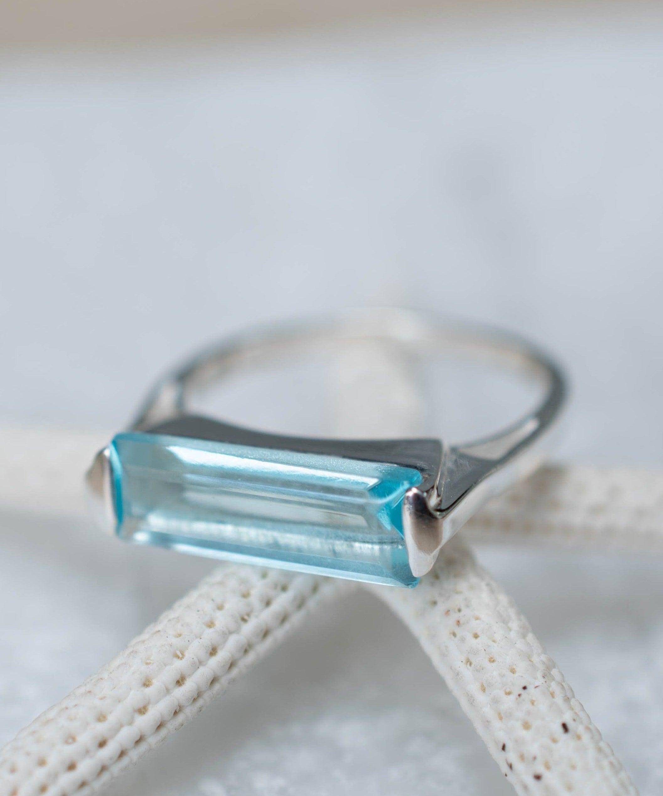 Blue Topaz Hydro Ring ~ Sterling Silver 925 ~ Rectangular Stone ~ Jewelry ~ Handmade ~ Boho ~ MR229