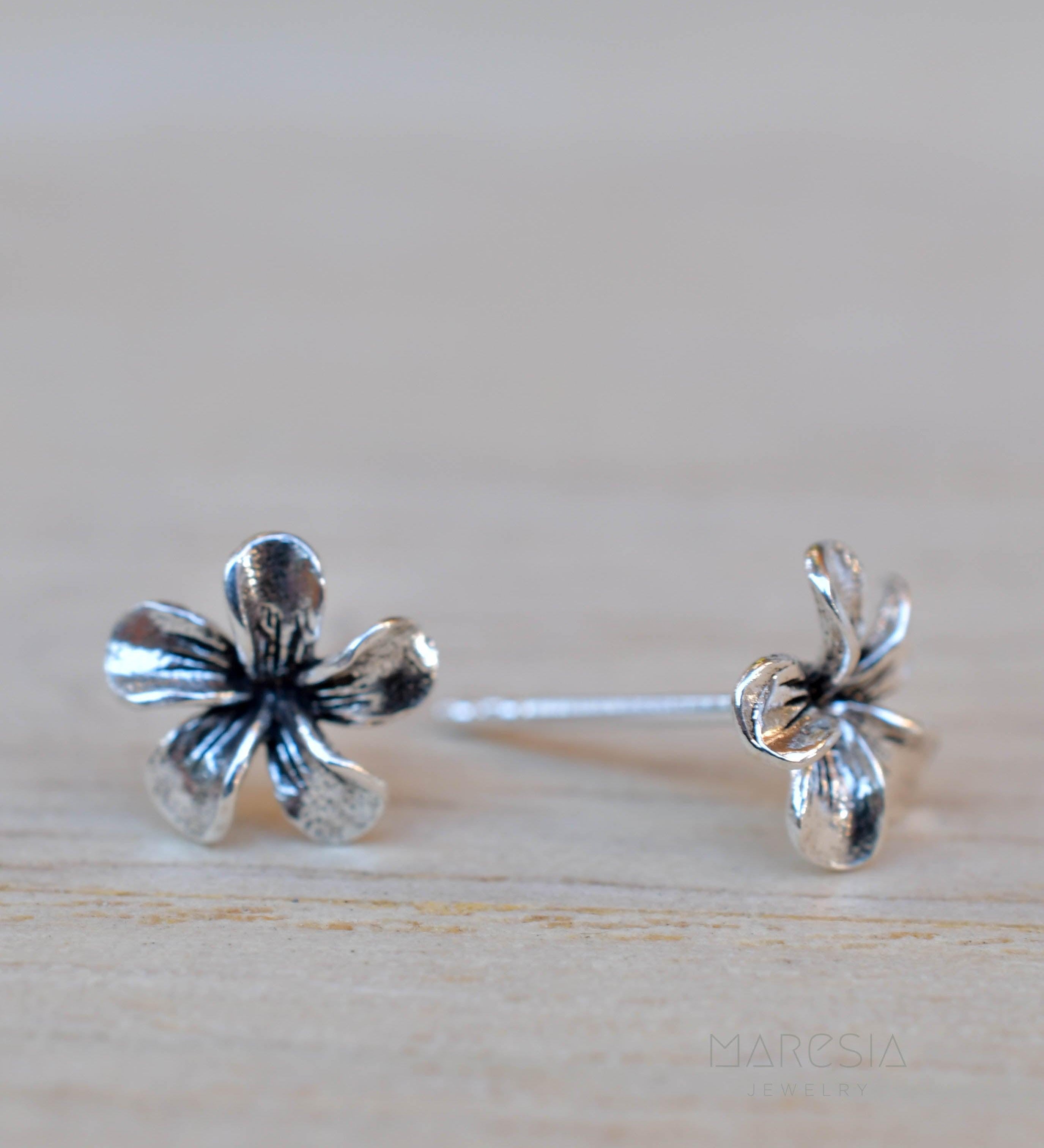 Flower Stud Earrings ~ Sterling Silver 925 ~ SME080 - Maresia Jewelry