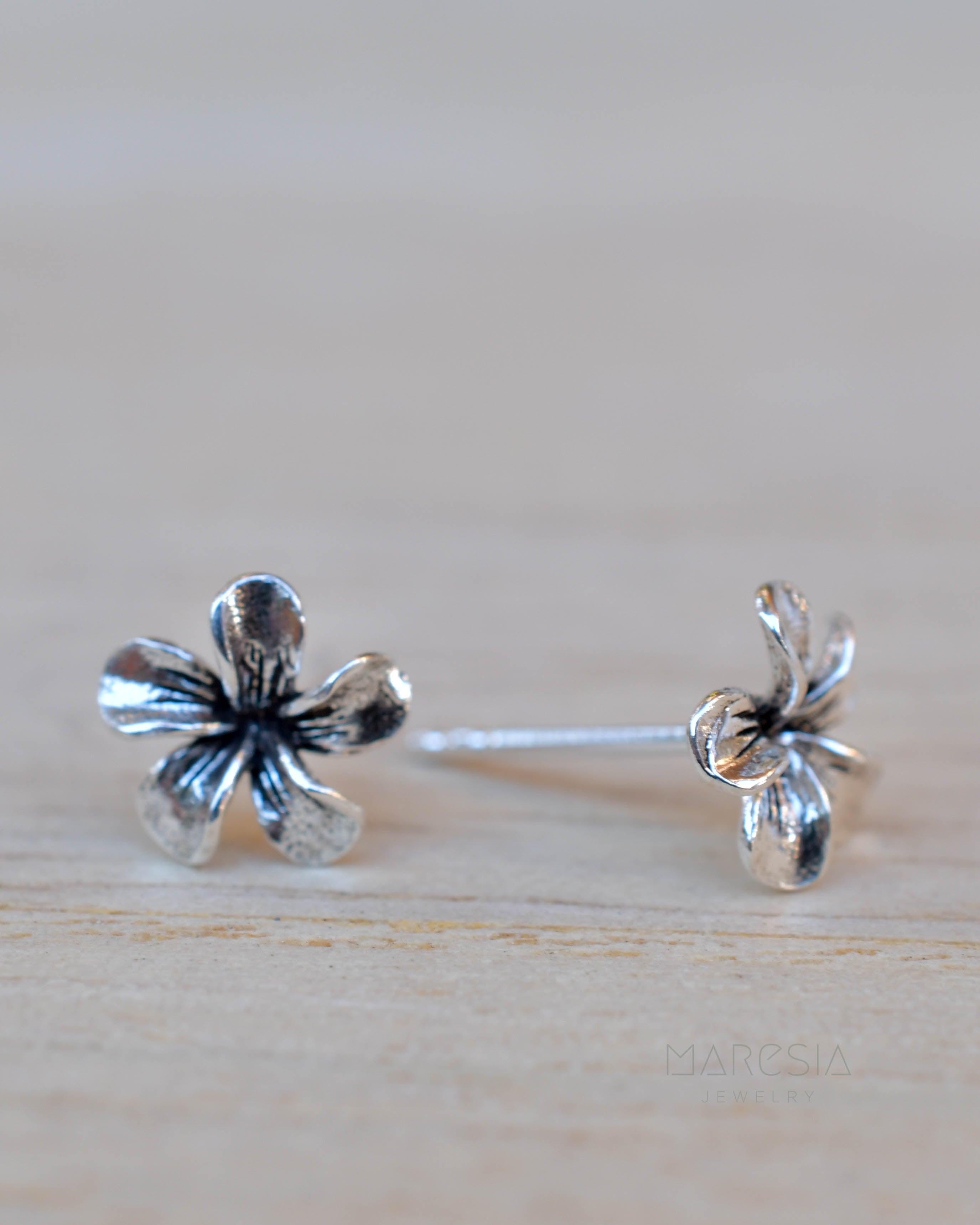 Flower Stud Earrings ~ Sterling Silver 925 ~ SME080 - Maresia Jewelry
