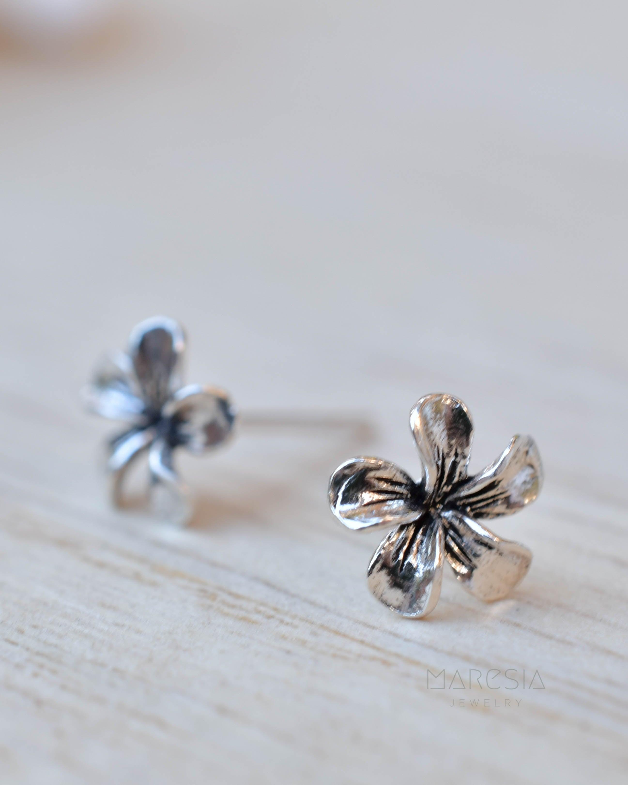 Flower Stud Earrings ~ Sterling Silver 925 ~ SME080 - Maresia Jewelry