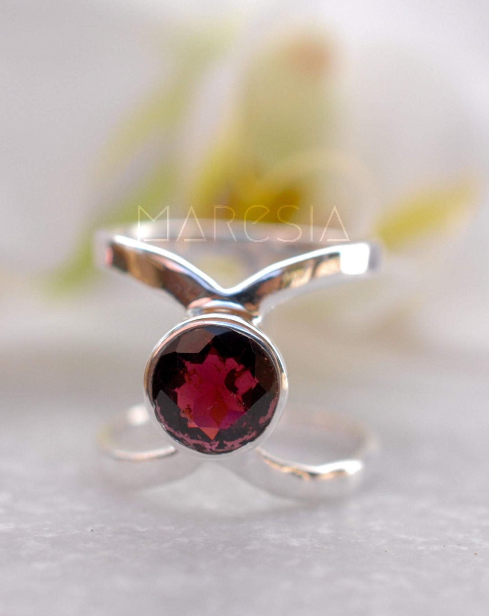 Garnet Double Band Ring ~ Sterling Silver 925 ~ MR006 - Maresia Jewelry
