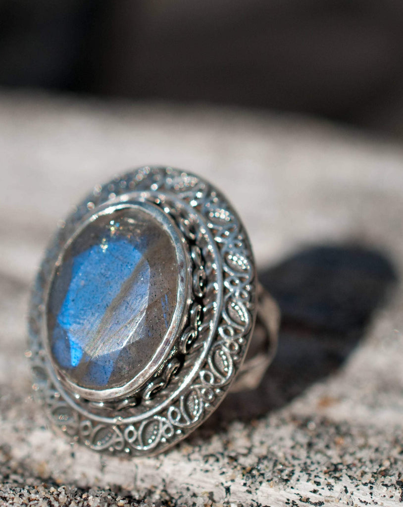 Labradorite Ring ~ Sterling Silver 925 - Maresia Jewelry